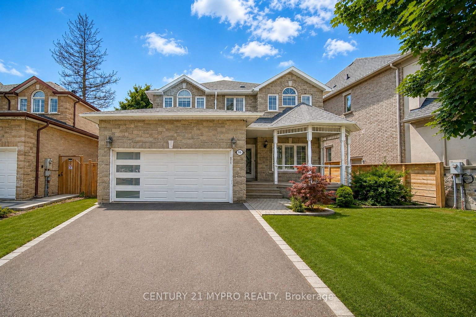 98 Leyburn Avenue, Richmond Hill, ON L4C 0J6 photo 3