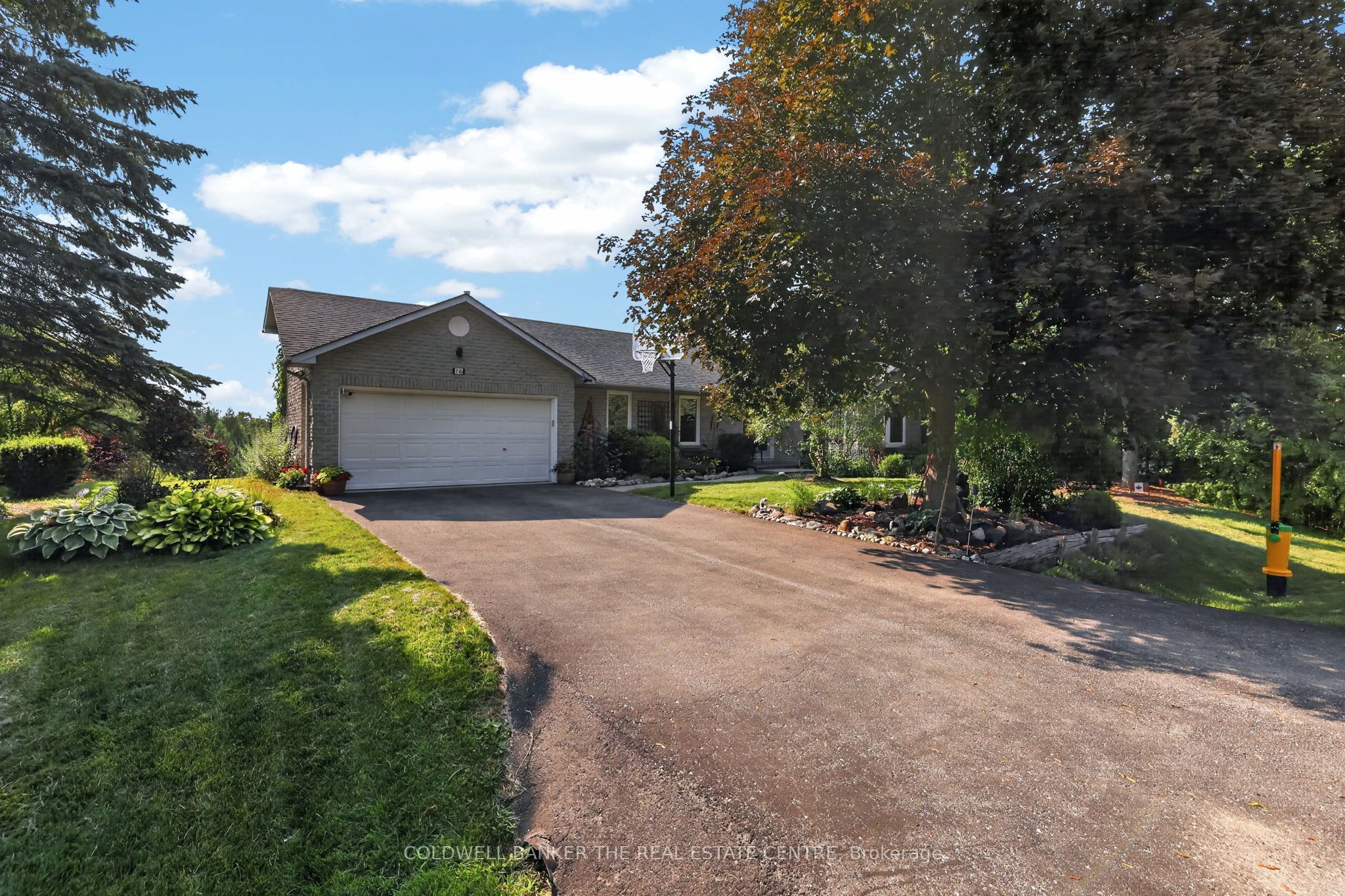 16 Hi View Drive, East Gwillimbury, ON L0G 1M0 photo 2