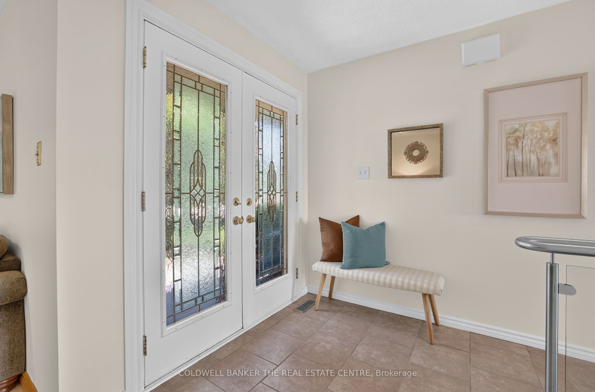 16 Hi View Drive, East Gwillimbury, ON L0G 1M0 photo 4