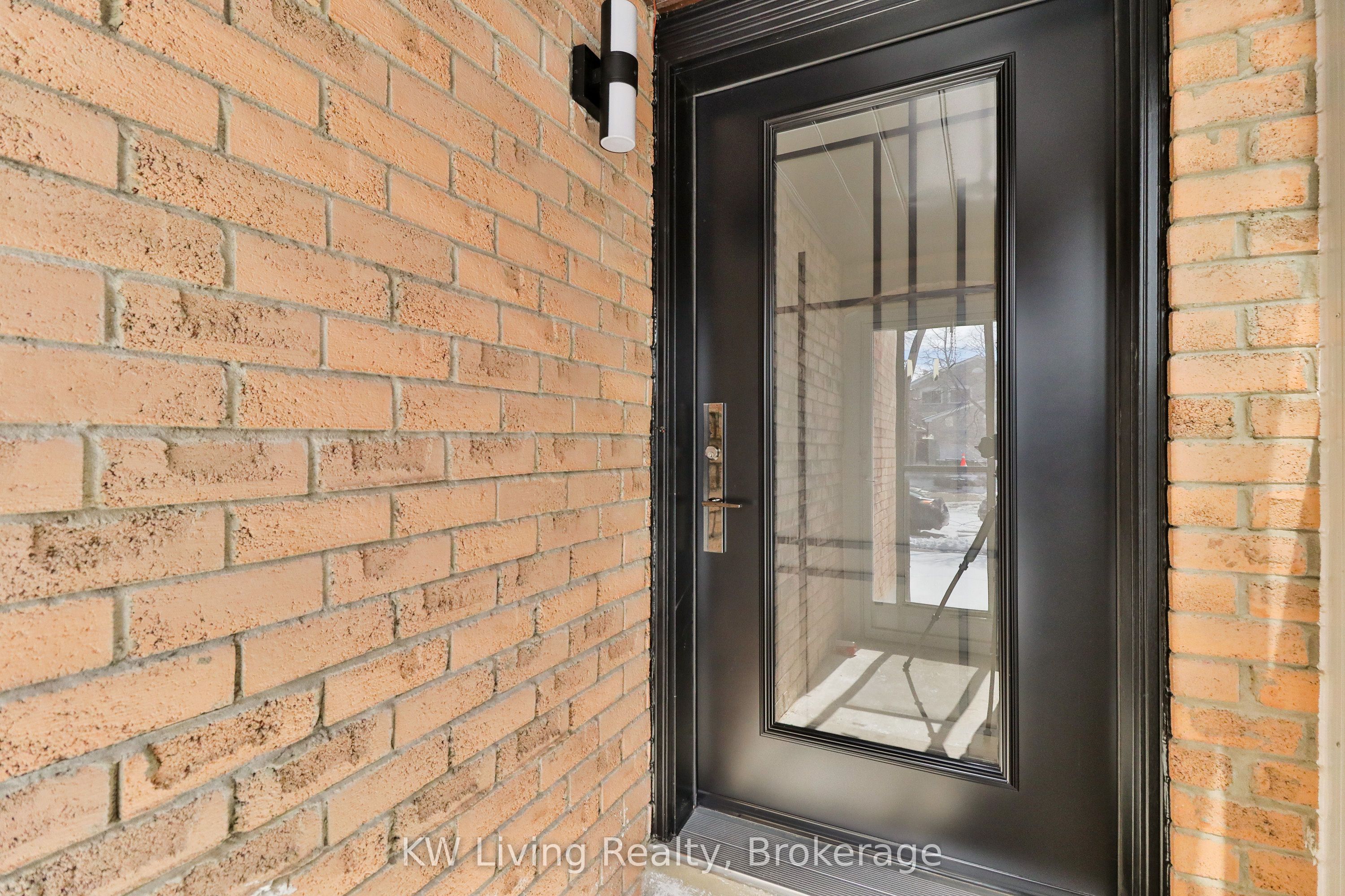 105 Chloe Crescent, Markham, ON L3S 2H9 photo 2