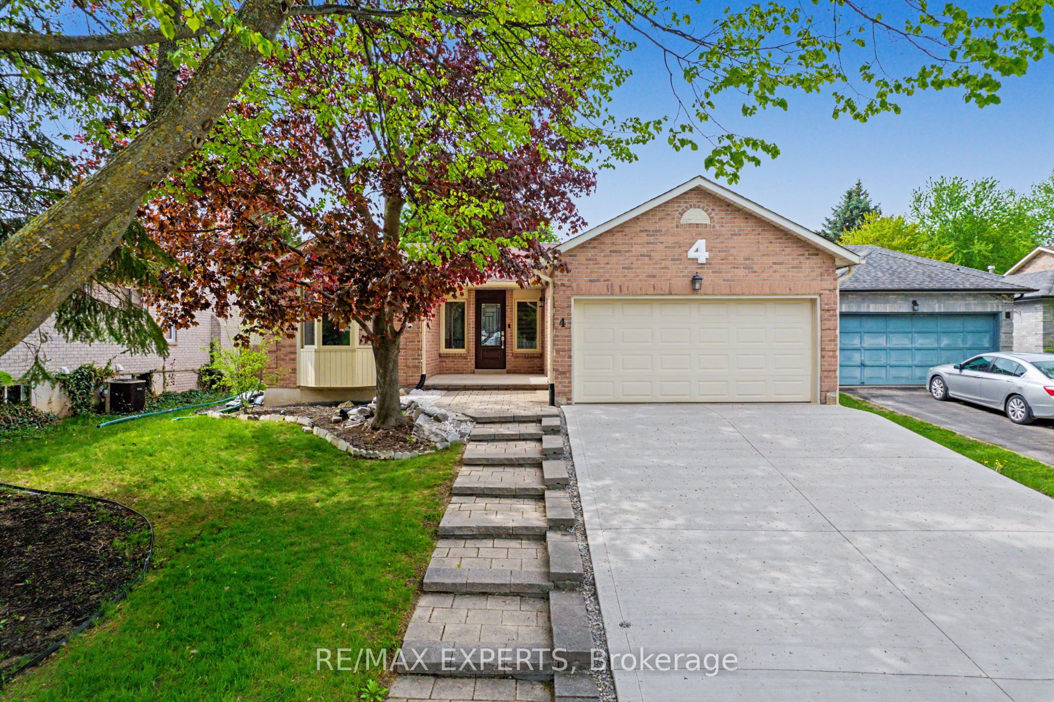 4 Willis Drive, New Tecumseth, ON L9R 1M4 photo 2