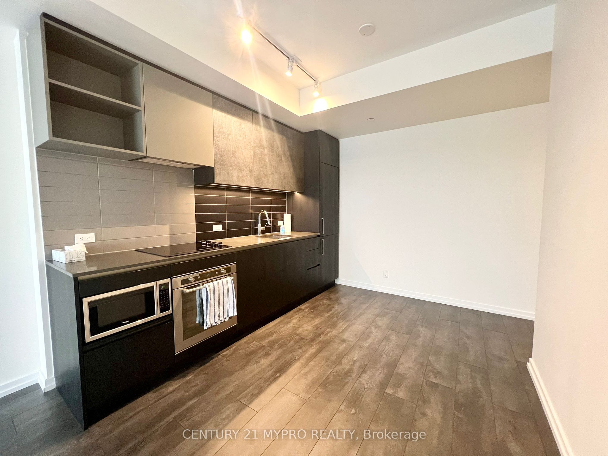1000 Portage Parkway 1202, Vaughan, ON L4K 0L1 photo 3