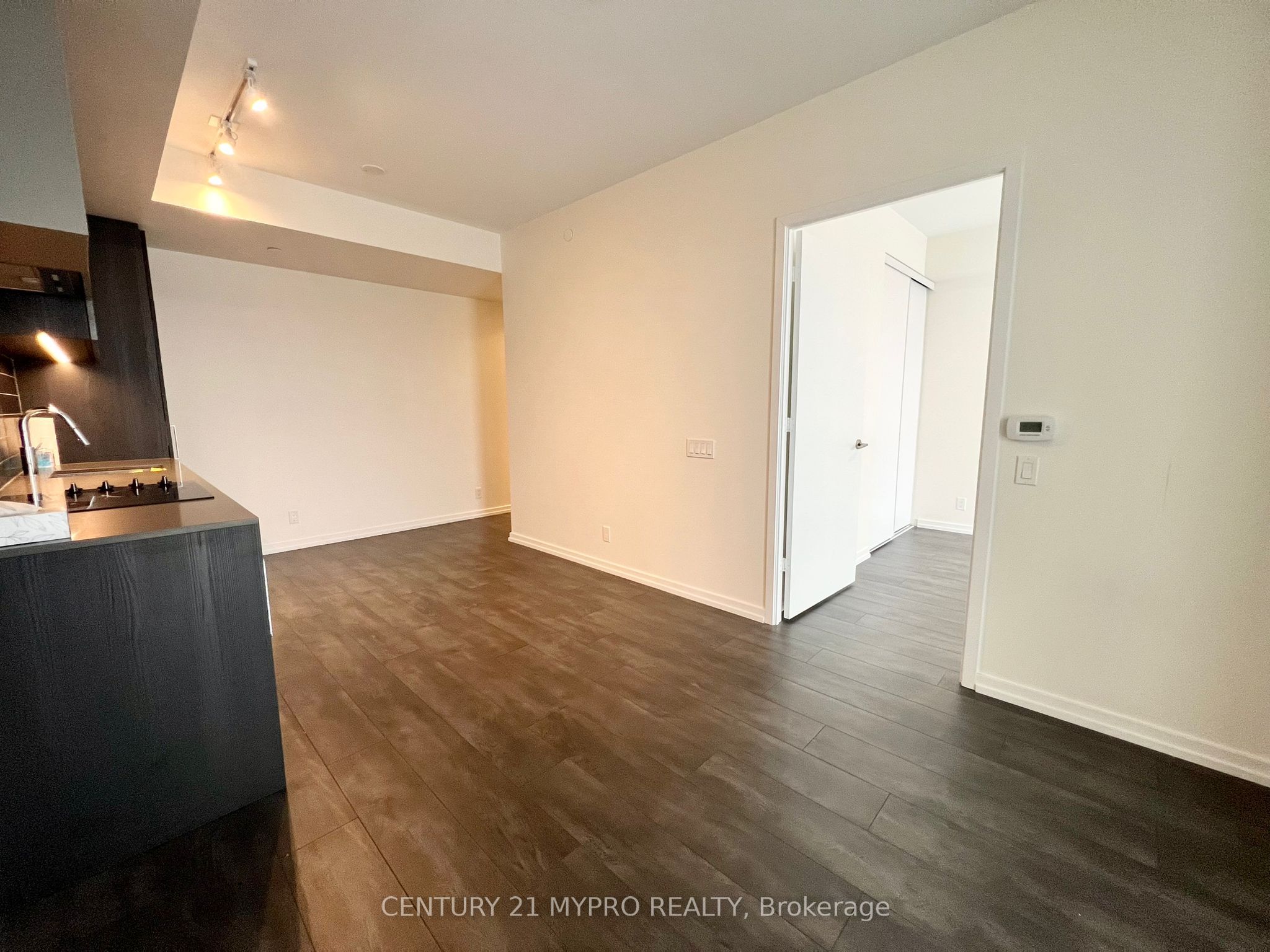 1000 Portage Parkway 1202, Vaughan, ON L4K 0L1 photo 5