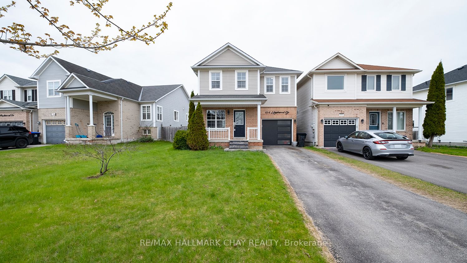 154 Maplewood Drive, Essa, ON L0M 1B4