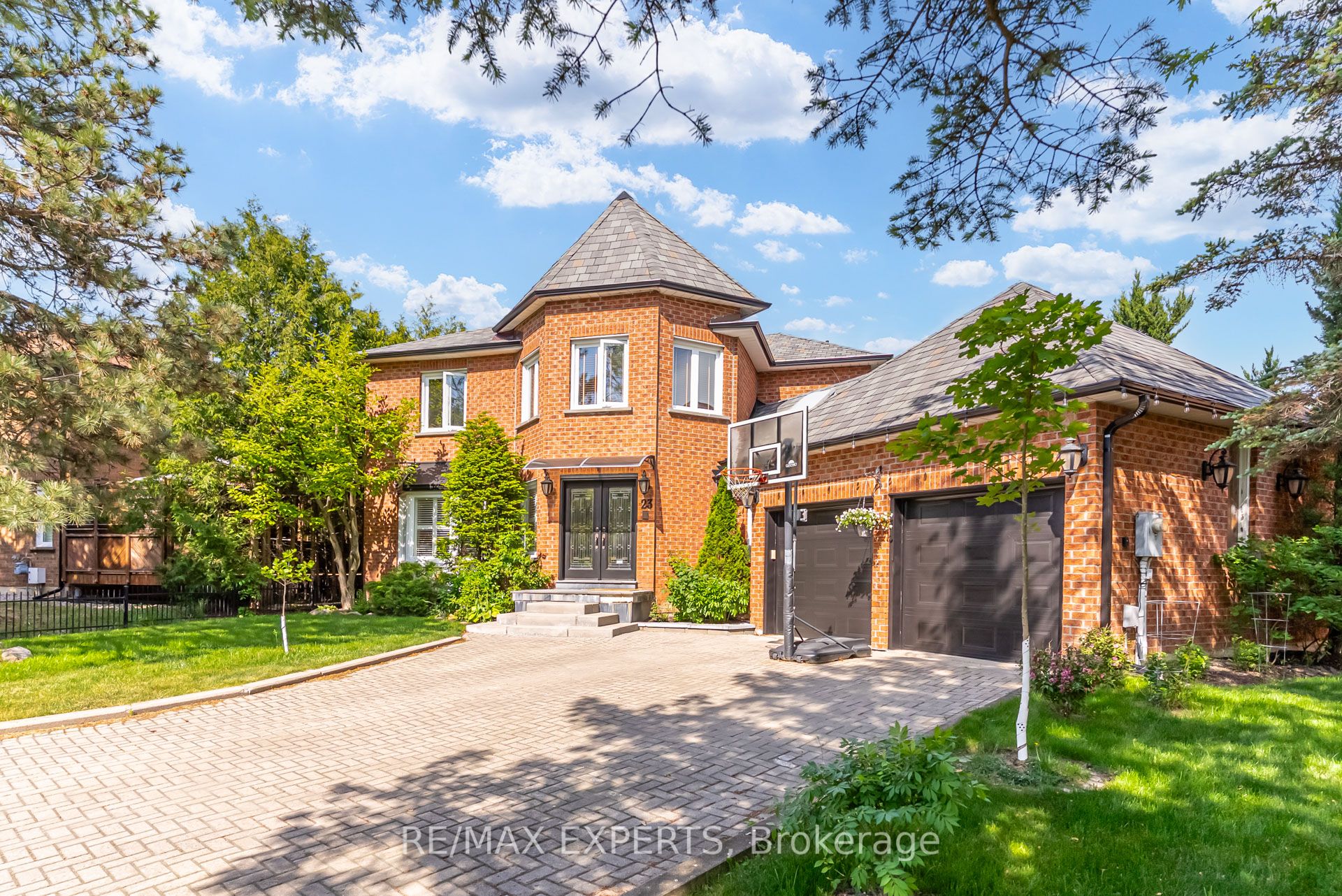 23 Bloomfield Trail, Richmond Hill, ON L4E 2J7
