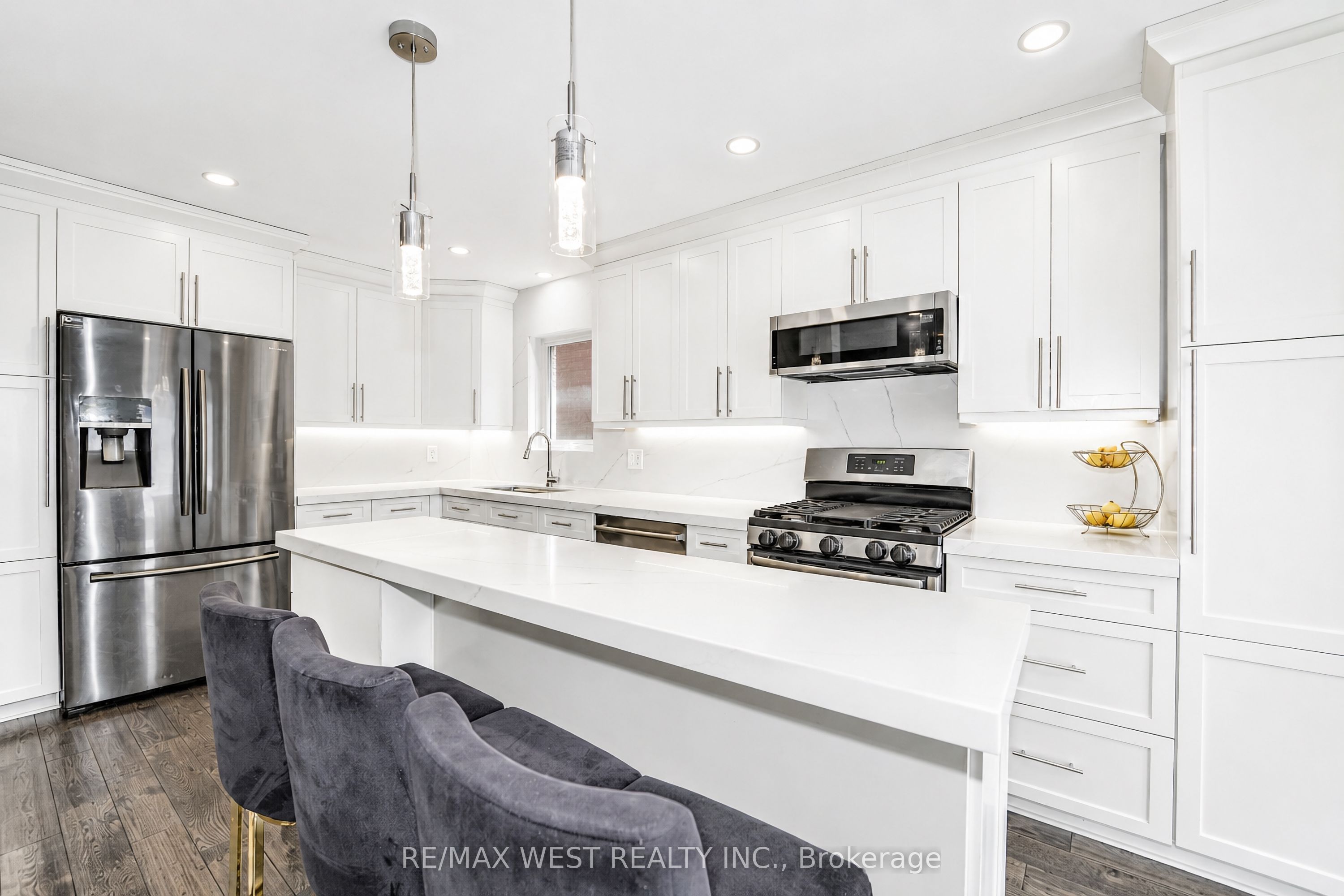 41 Knapton Drive, Newmarket, ON L3X 3A9 photo 3