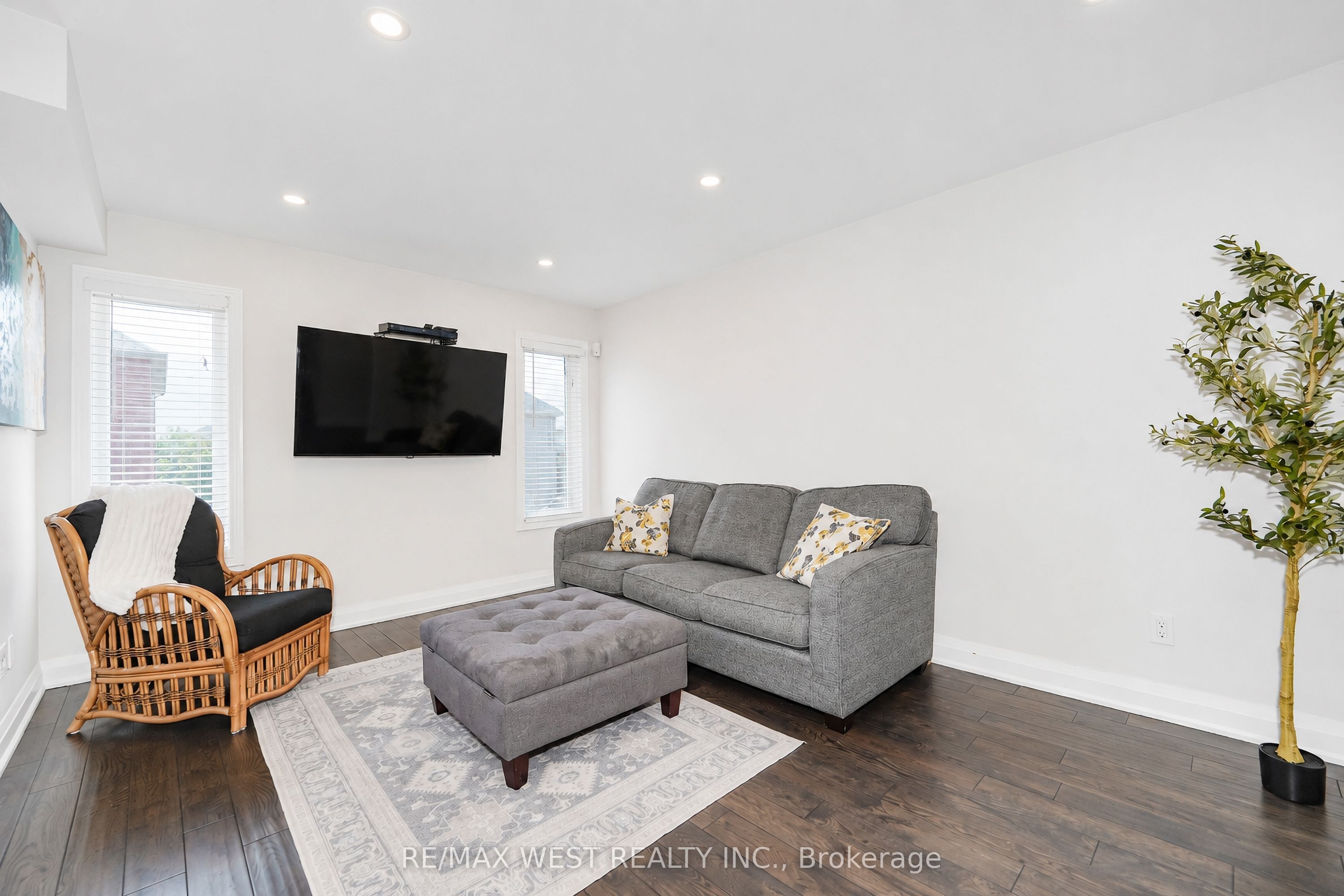 41 Knapton Drive, Newmarket, ON L3X 3A9 photo 5