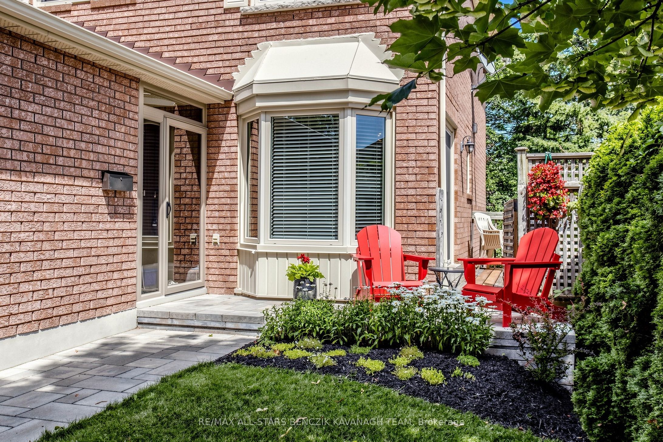 46 Crawford Rose Drive, Aurora, ON L4G 4R4 photo 2