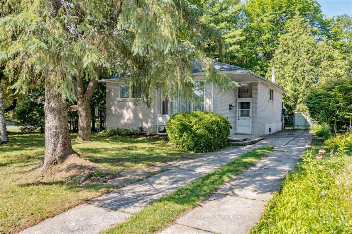 2 Corbett Crescent, Aurora, ON L4G 2G1 photo 3
