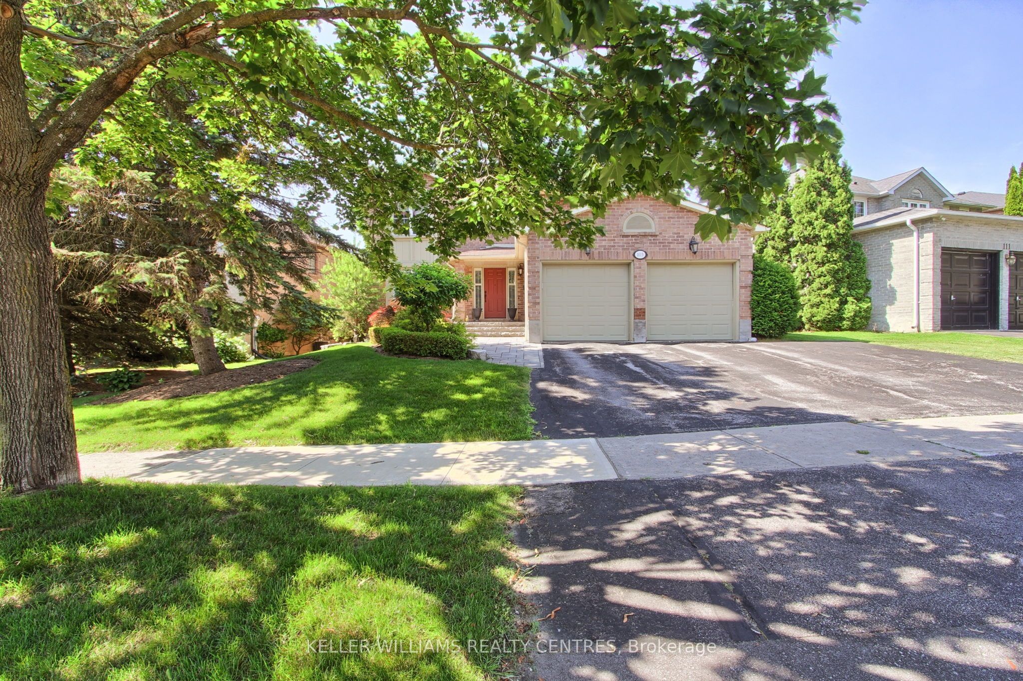 103 Timpson Drive, Aurora, ON L4G 5N5 photo 2