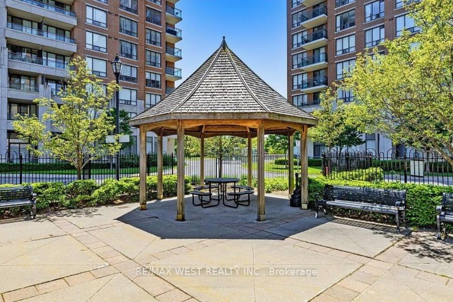 350 Red Maple Road 814, Richmond Hill, ON L4C 0T5 photo 4