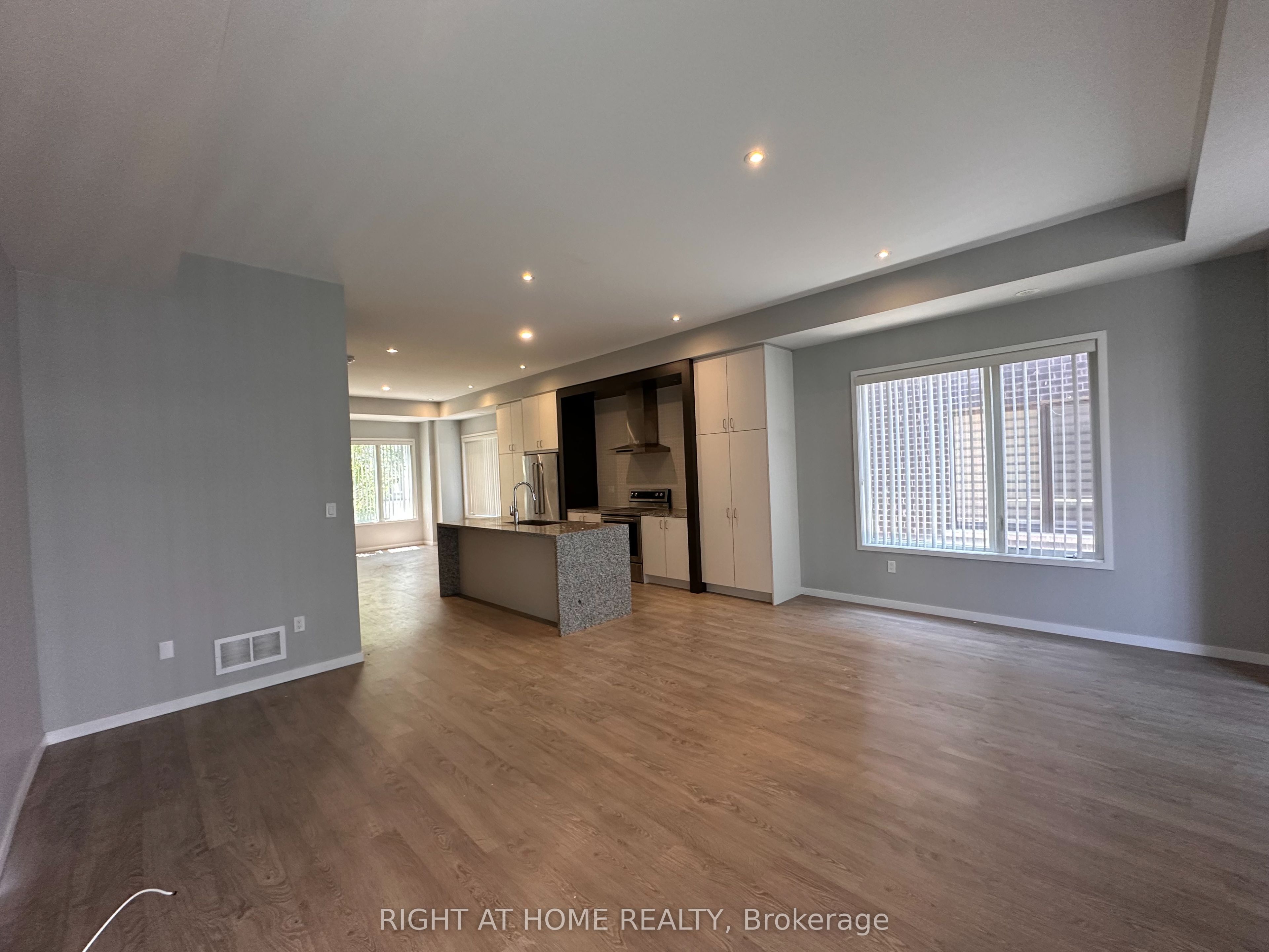 42 Ambler Lane, Richmond Hill, ON L4C 3N8 photo 4