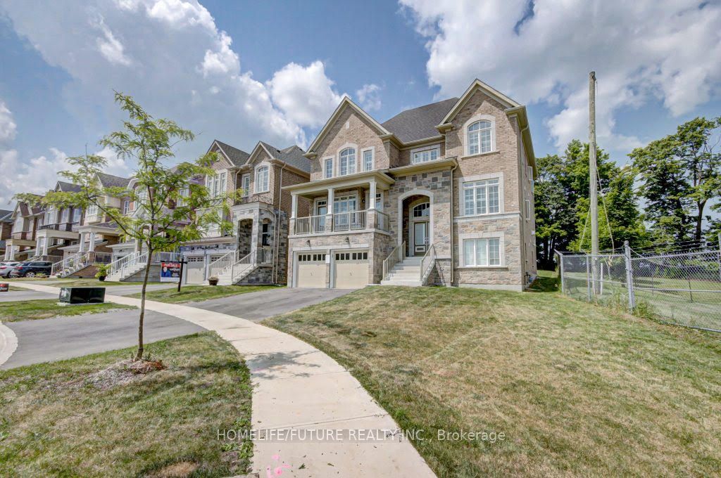 58 Ridge Gate Crescent, East Gwillimbury, ON L0G 1M0 photo 2
