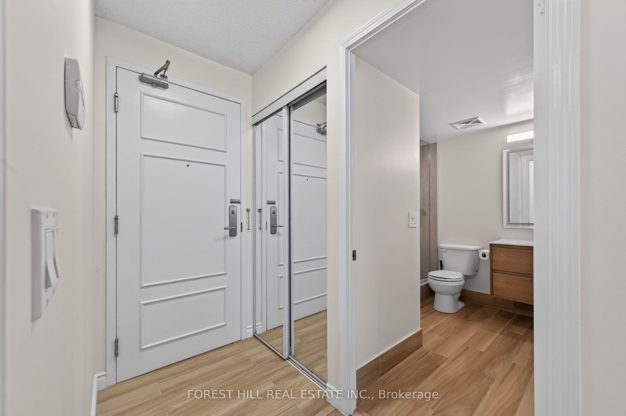 350 Red Maple Road 407, Richmond Hill, ON L4C 0T5 photo 4