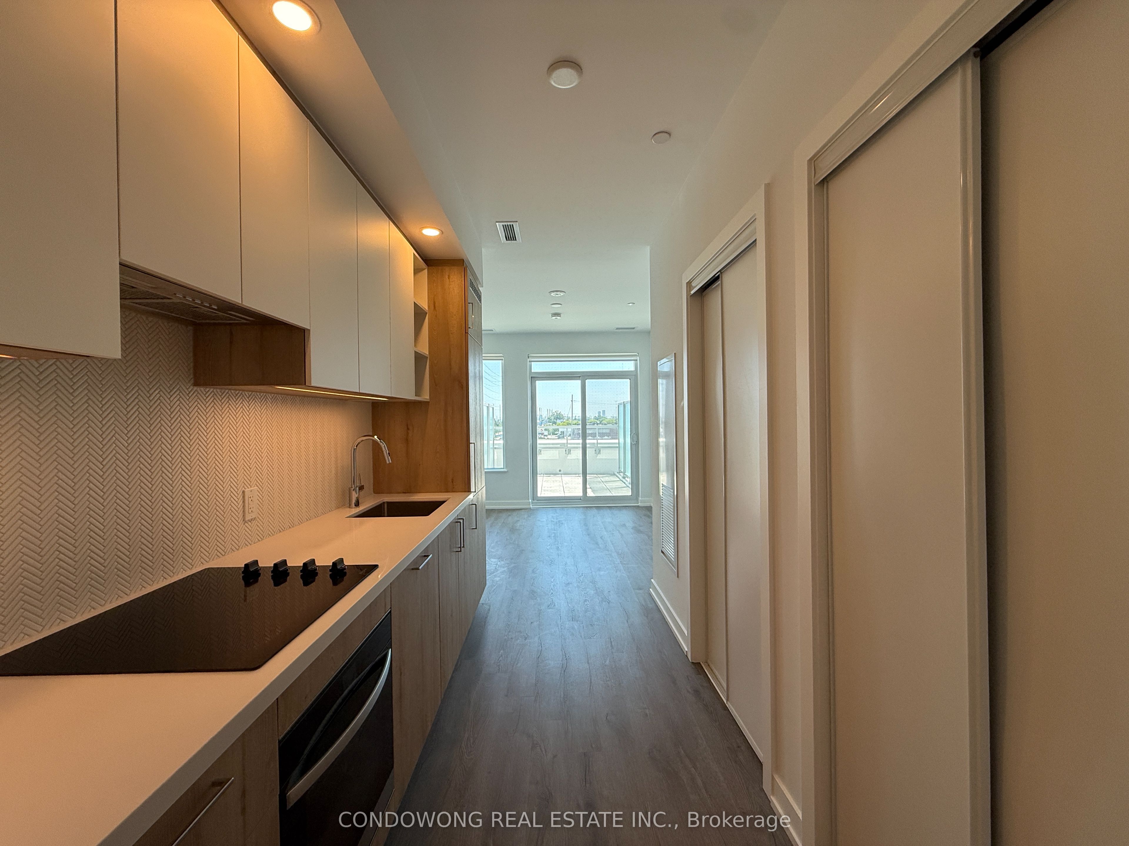 5 Meadowdale Road 305, Vaughan, ON L4K 1W2
