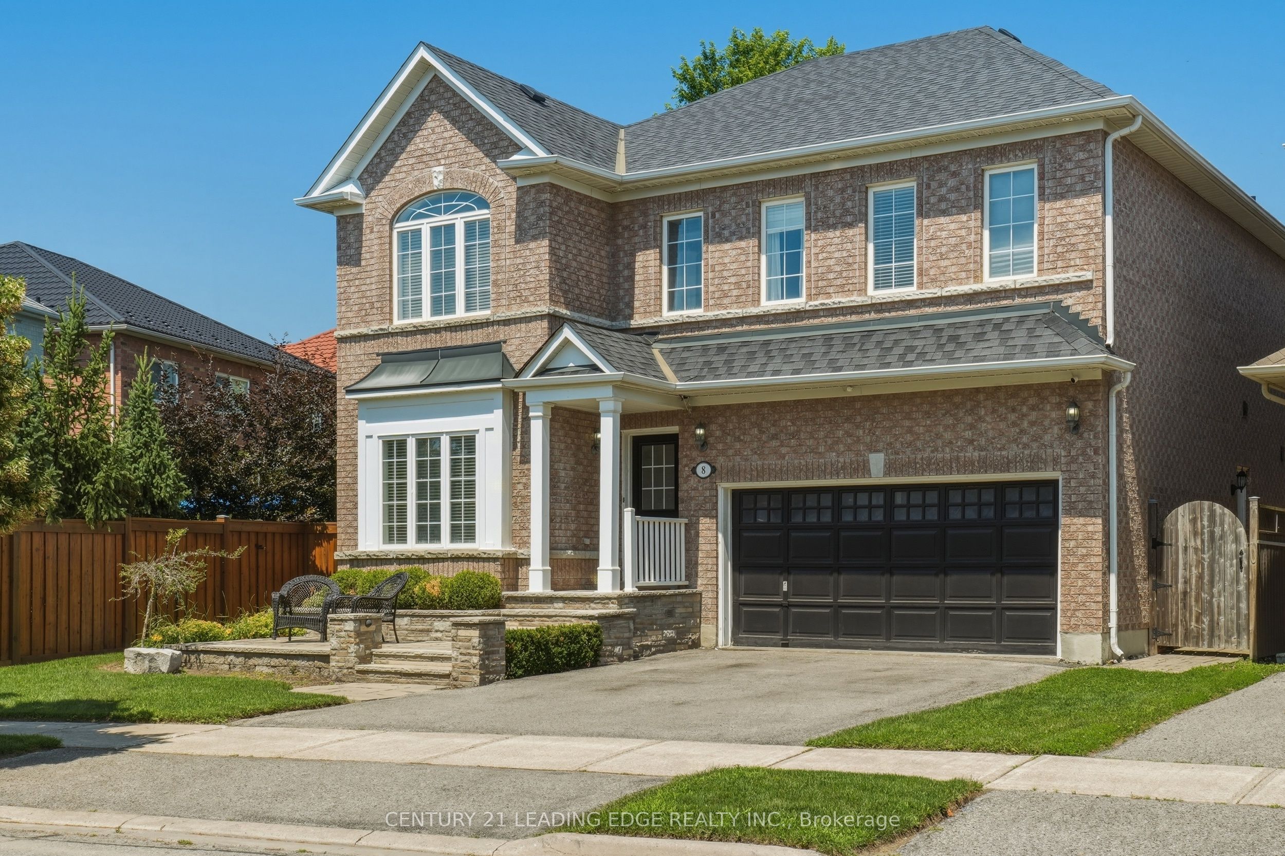 8 Haverhill Terrace, Aurora, ON L4G 7R7