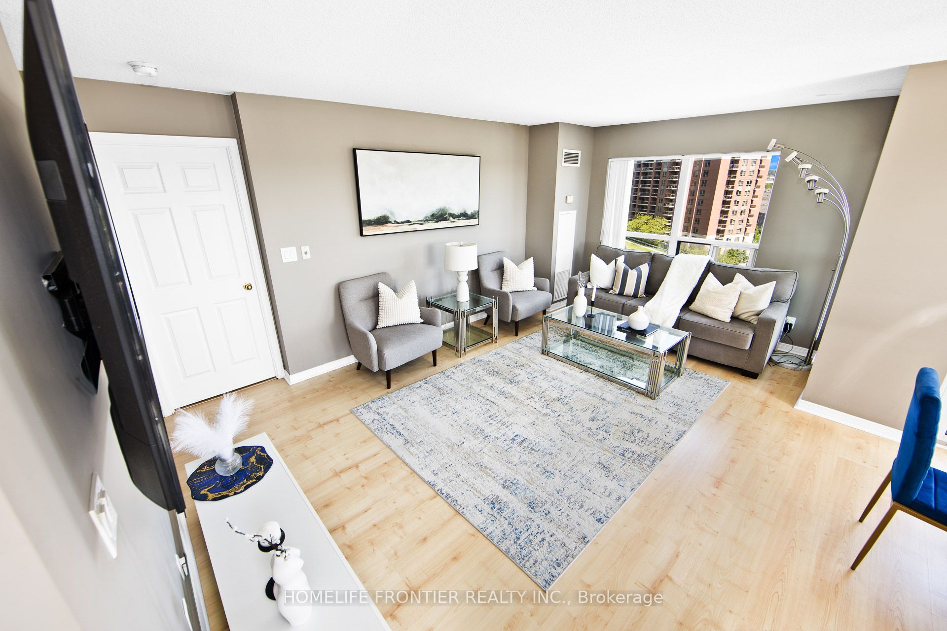185 Oneida Crescent 1117, Richmond Hill, ON L4B 0B1 photo 3