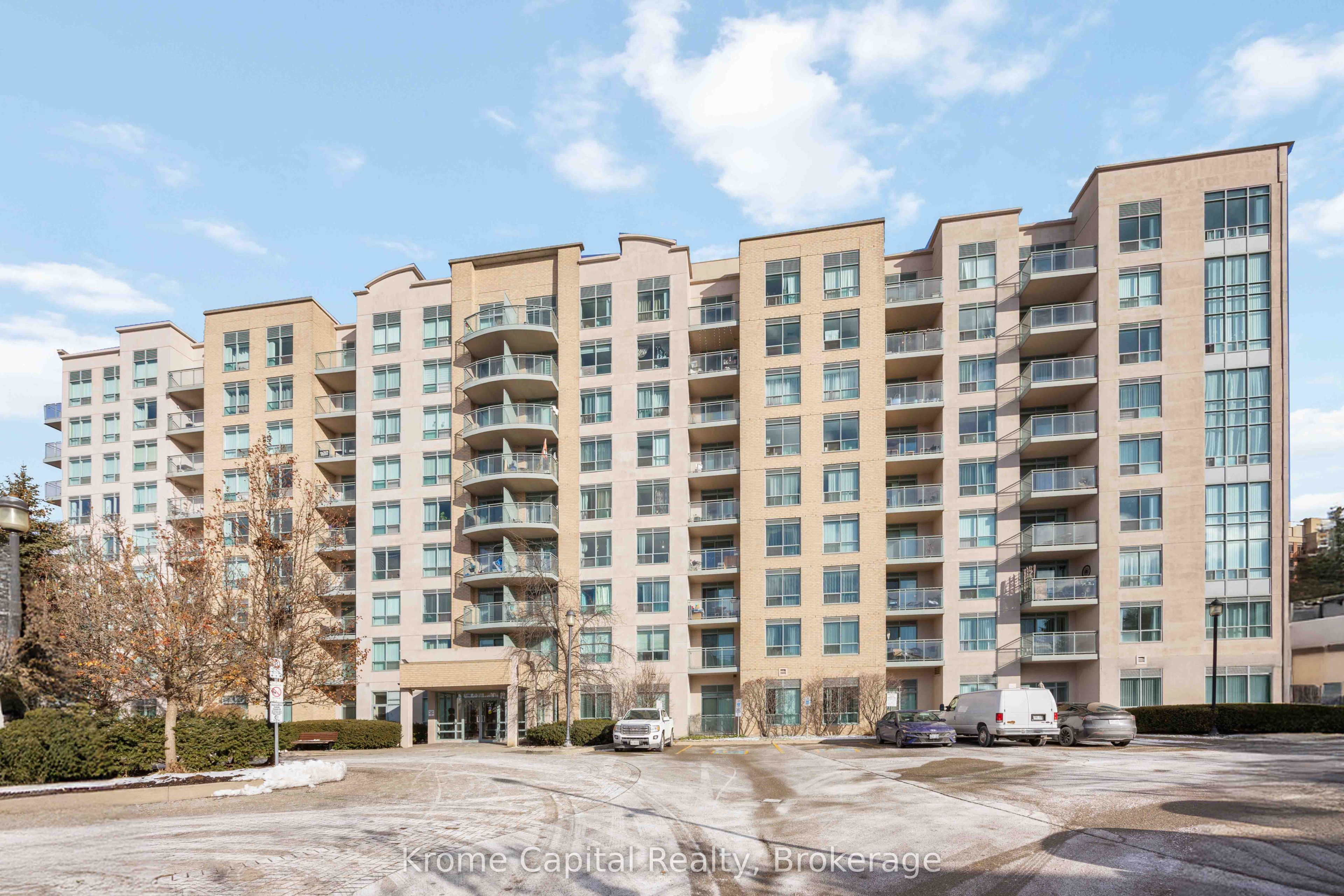 51 Baffin Court 420, Richmond Hill, ON L4B 4P6