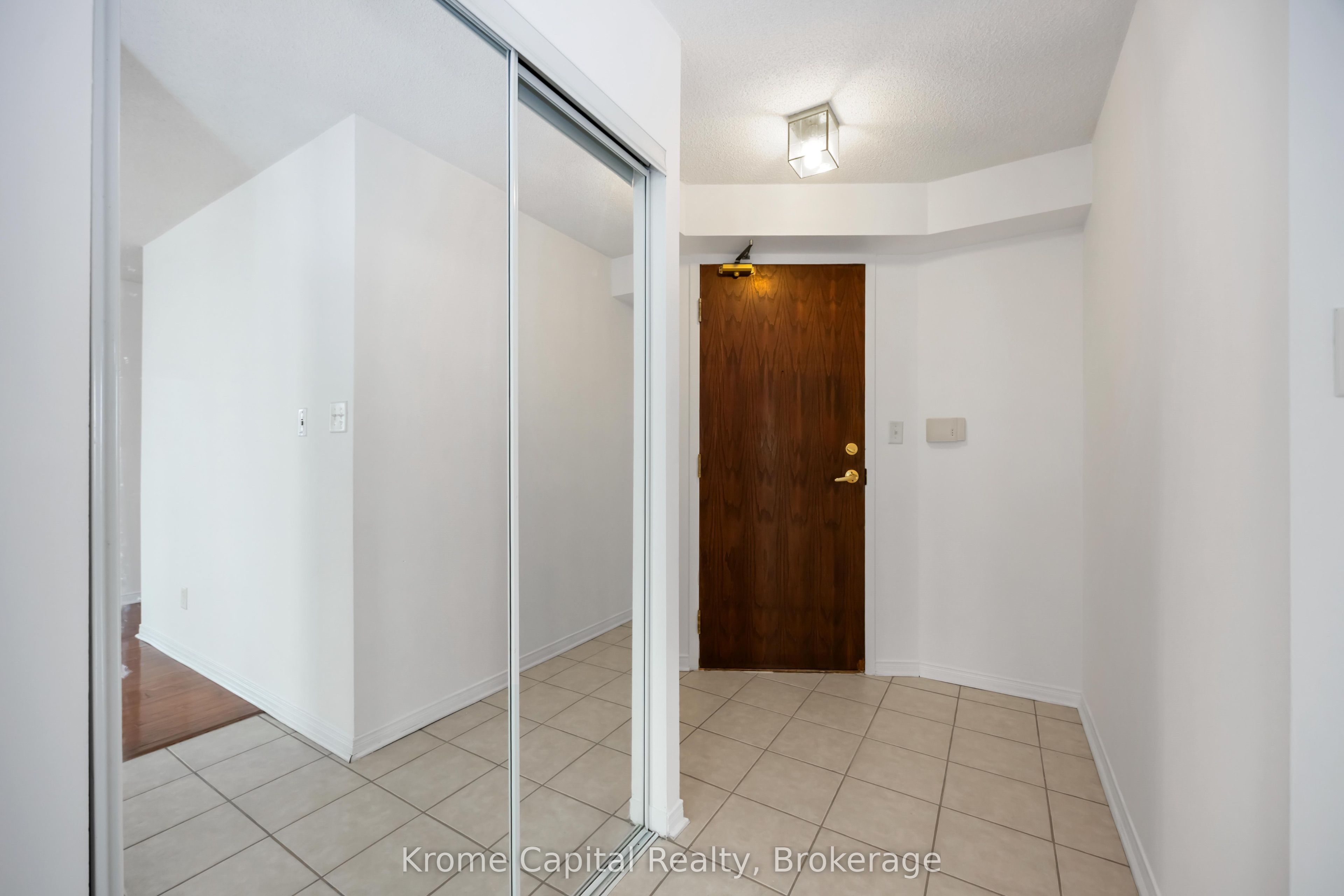 51 Baffin Court 420, Richmond Hill, ON L4B 4P6 photo 4