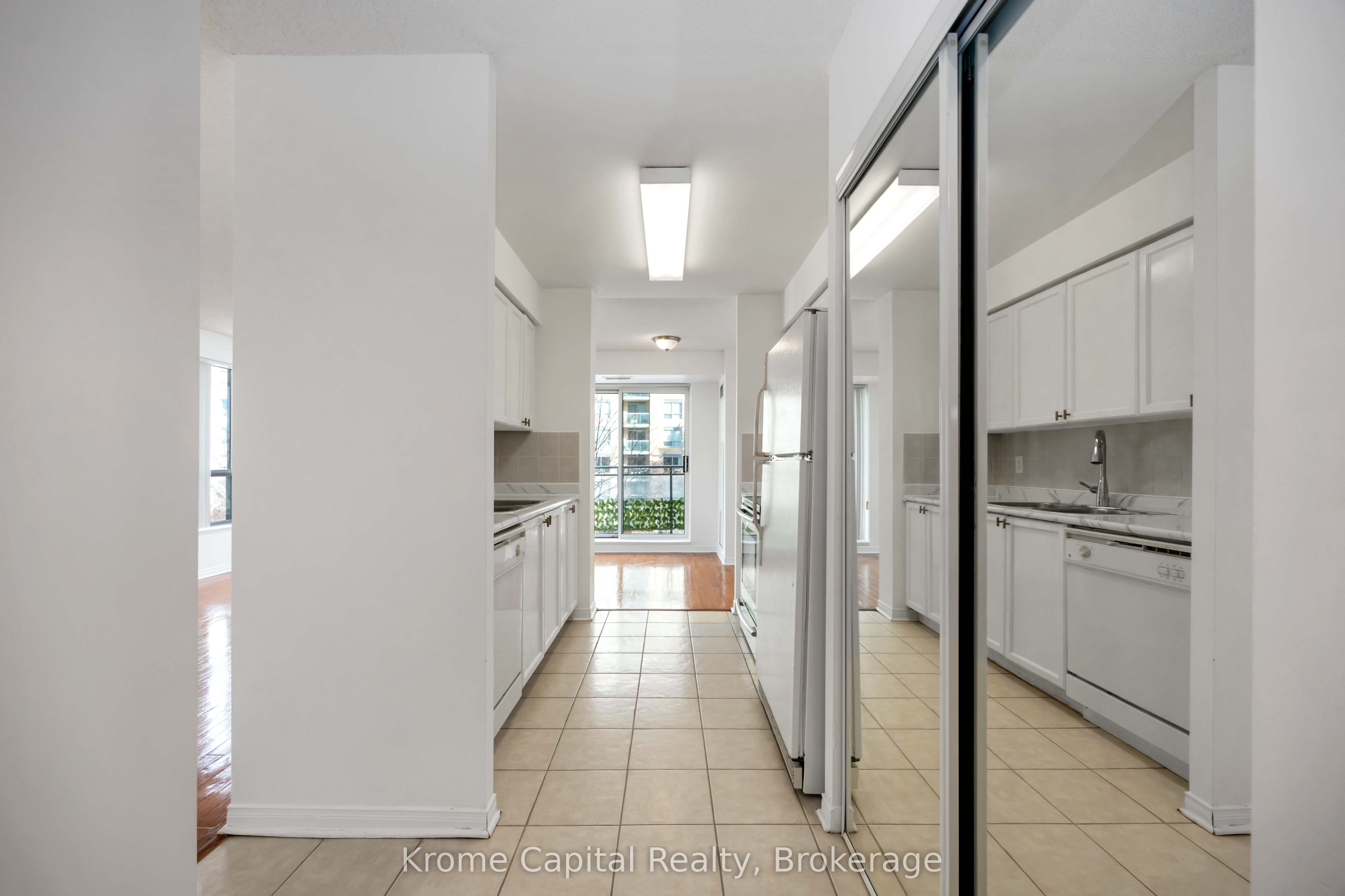 51 Baffin Court 420, Richmond Hill, ON L4B 4P6 photo 5