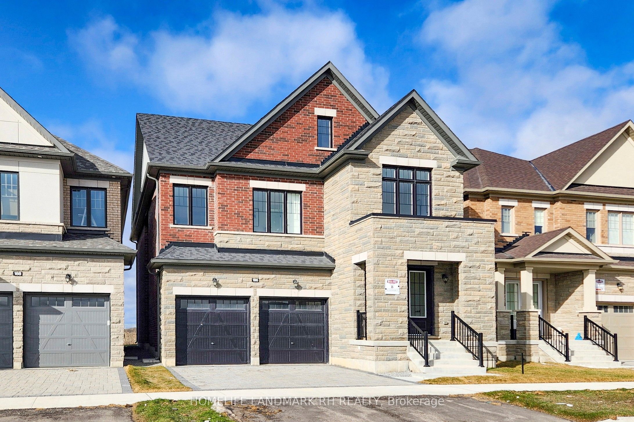 186 Leslie Richards Street, Markham, ON L6C 3N3 photo 2
