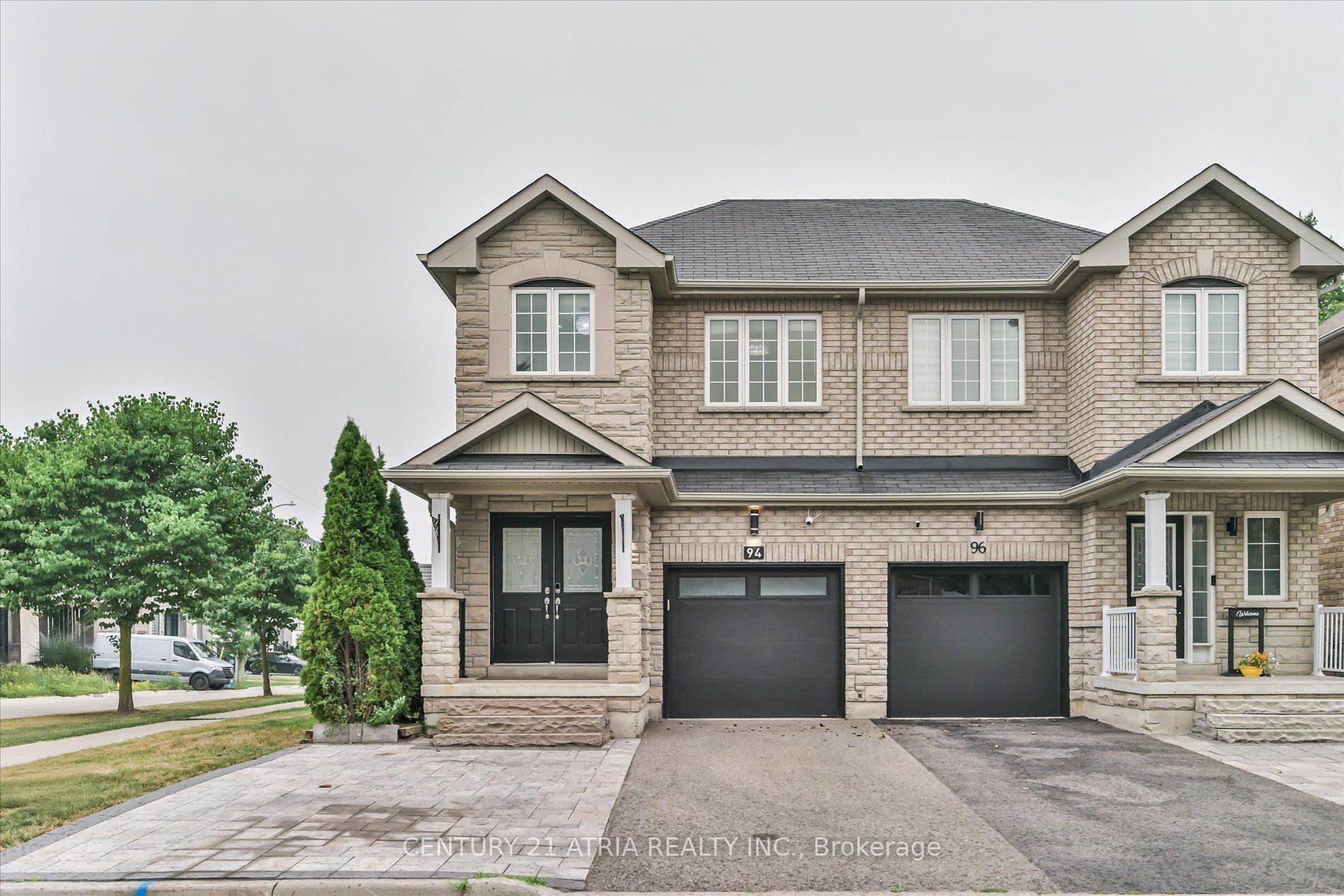94 Merton Street, Richmond Hill, ON L4E 0P2 photo 2