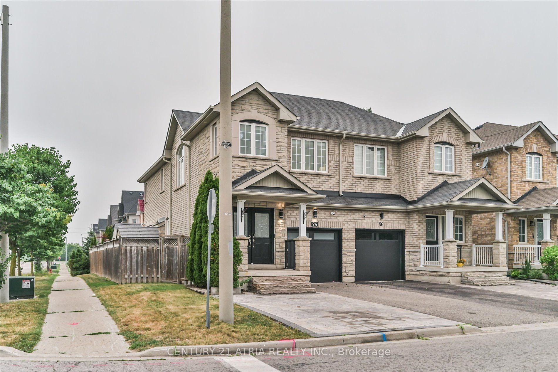 94 Merton Street, Richmond Hill, ON L4E 0P2 photo 3