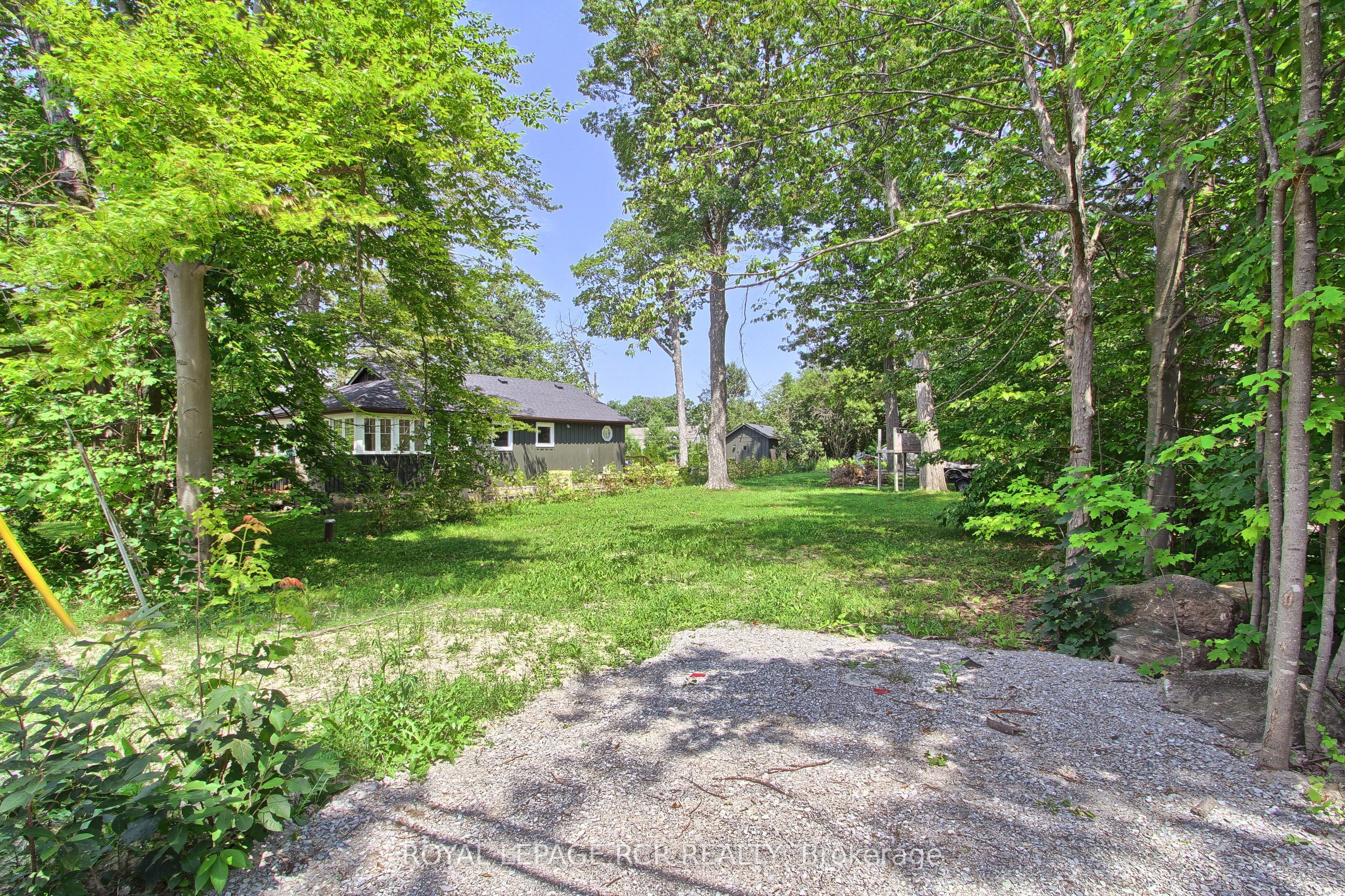 3963 Algonquin Avenue, Innisfil, ON L9S 2M1 photo 2