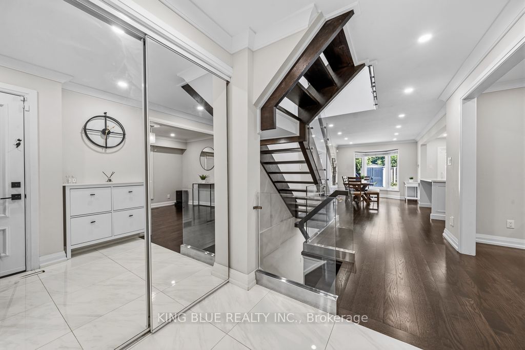 56 Thornbury Circle, Vaughan, ON L4J 5C2 photo 5