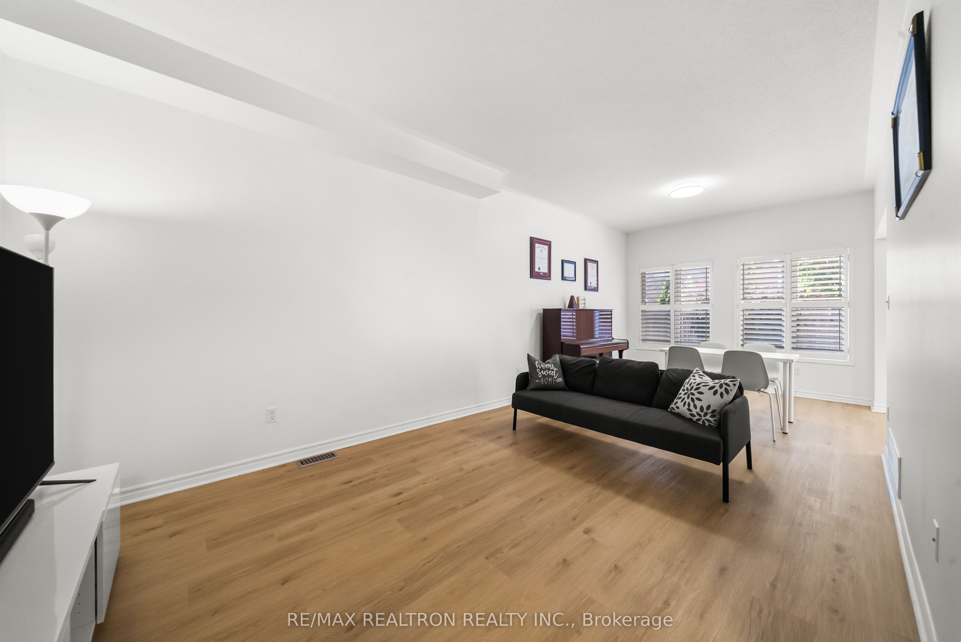 208 Penndutch Circle, Whitchurch-Stouffville, ON L4A 0N9 photo 5