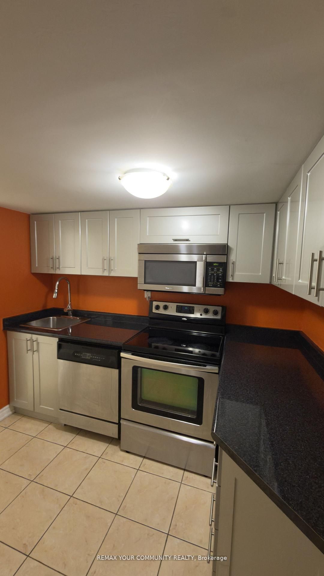 117 English Oak Drive Basement, Richmond Hill, ON L4E 3X4 photo 4