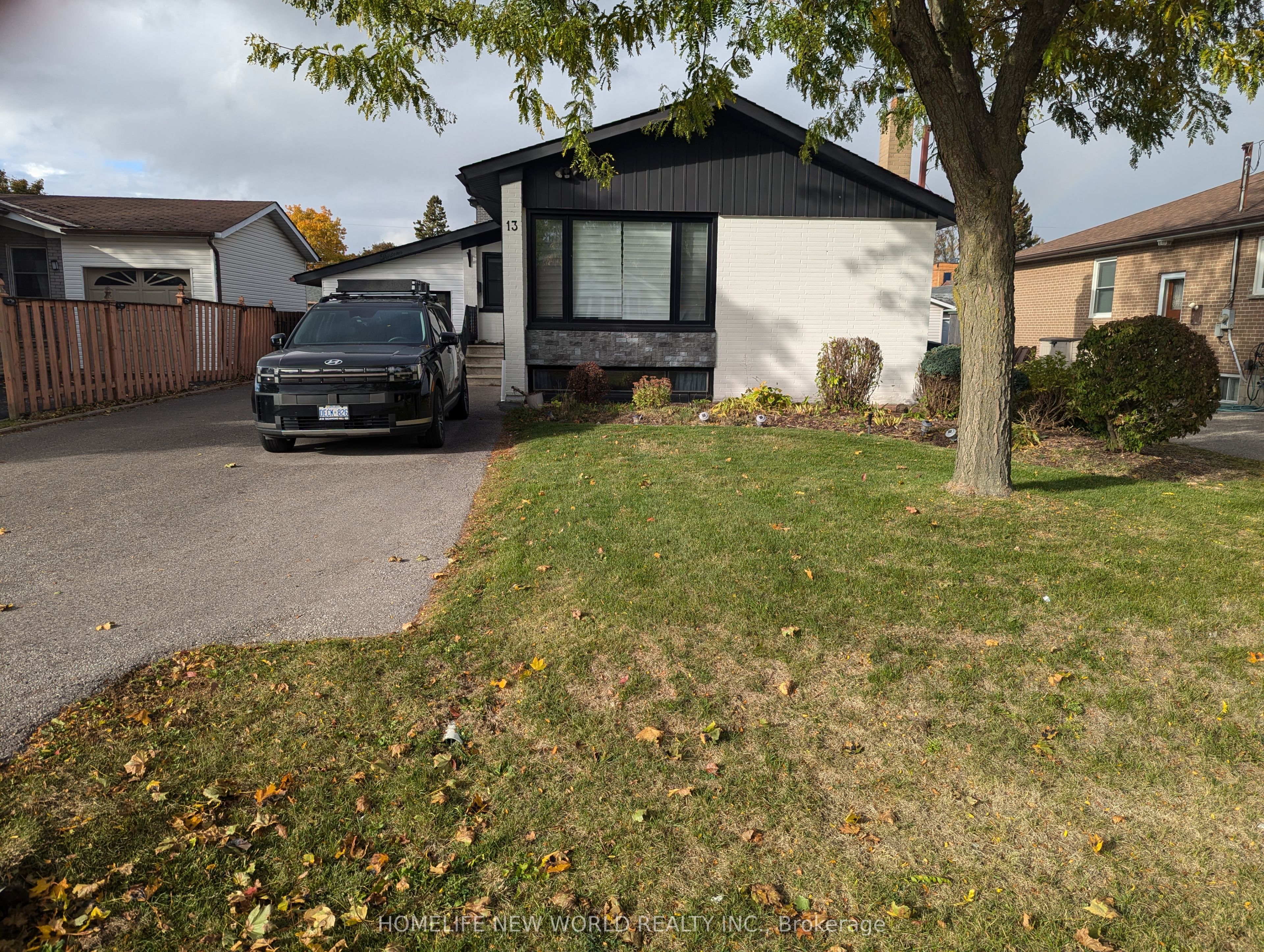 13 Rockport Crescent Main, Richmond Hill, ON L4C 2L5 photo 3