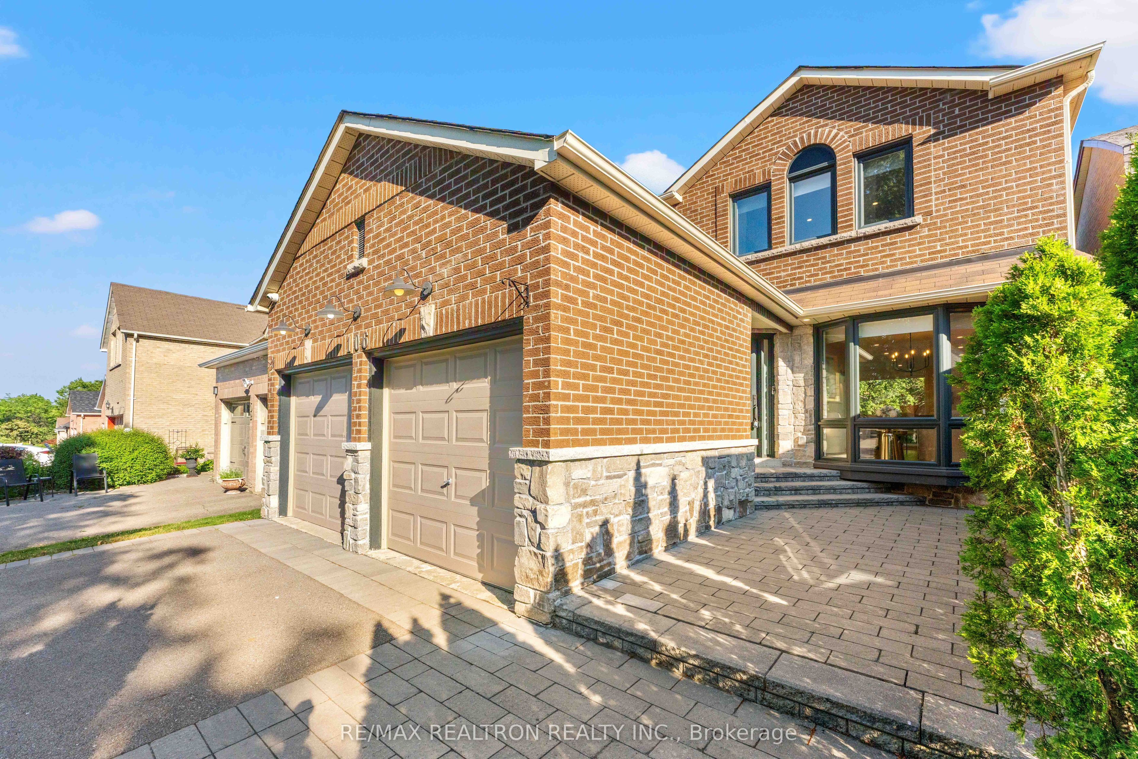 106 Roseborough Crescent, Vaughan, ON L4J 4T9 photo 2
