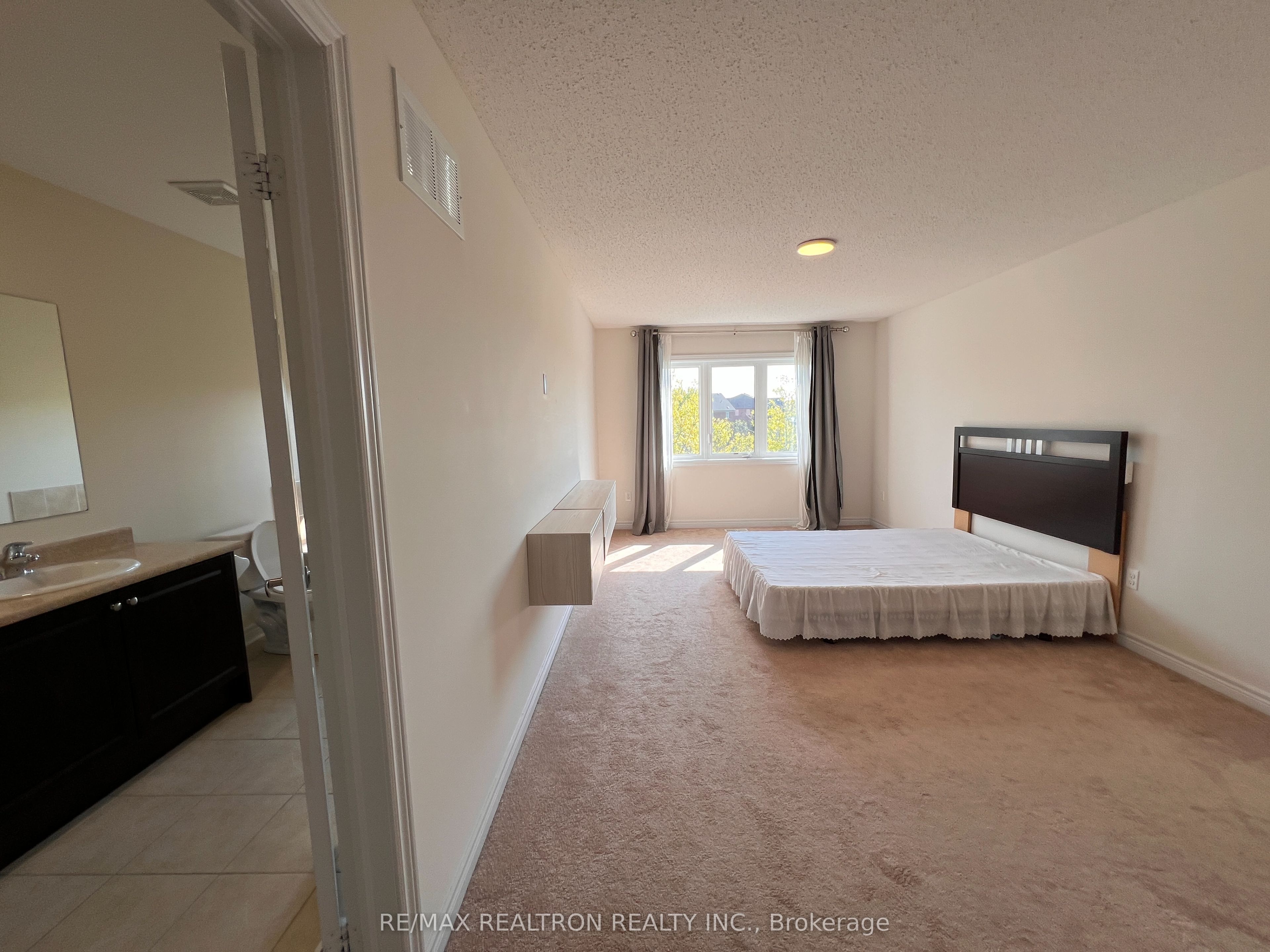 31 Napanee Street, Richmond Hill, ON L4E 0X3 photo 5