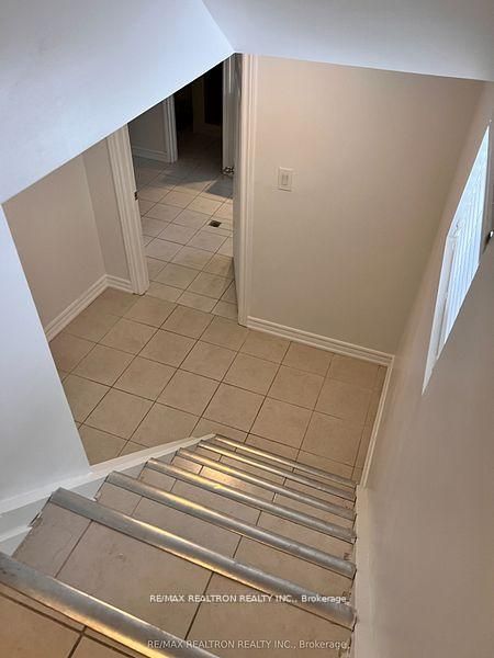 77 Highland Park Boulevard, Markham, ON L3T 1B6 photo 2