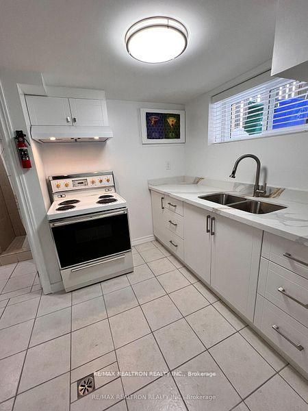 77 Highland Park Boulevard, Markham, ON L3T 1B6 photo 5