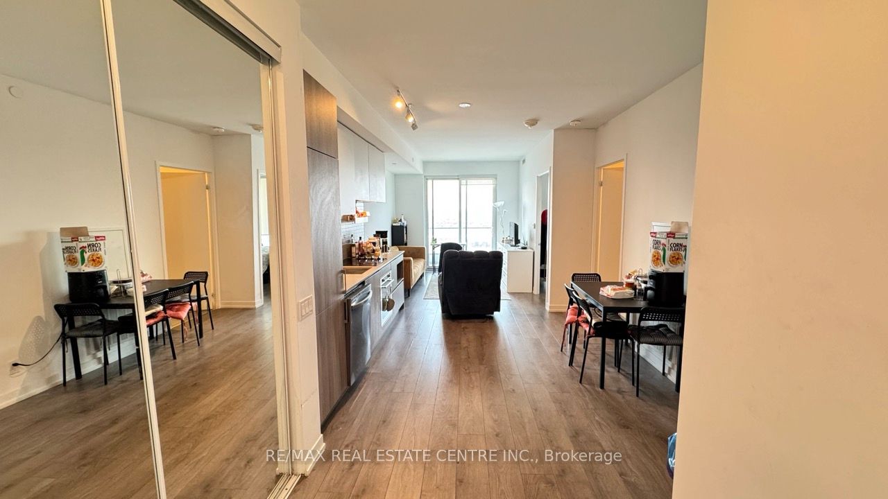 950 Portage Parkway 2601, Vaughan, ON L4K 0J7 photo 2