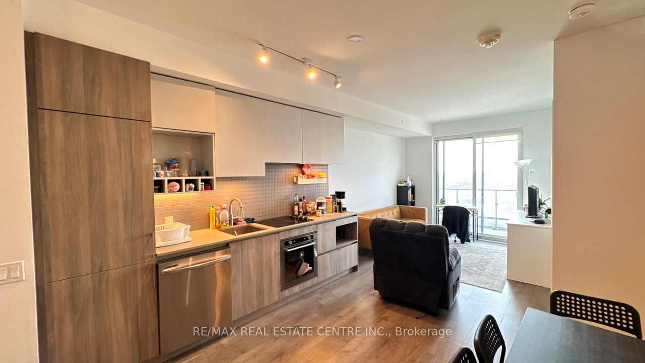 950 Portage Parkway 2601, Vaughan, ON L4K 0J7 photo 5