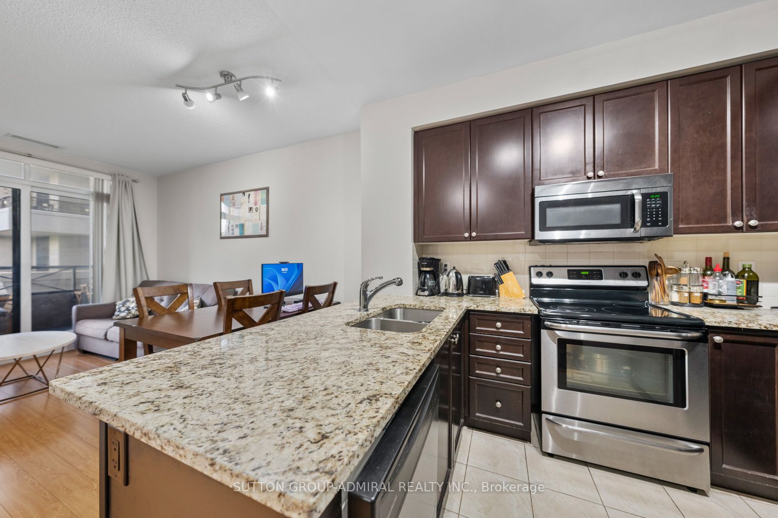 9255 Jane Street 215, Vaughan, ON L6A 0K1 photo 5