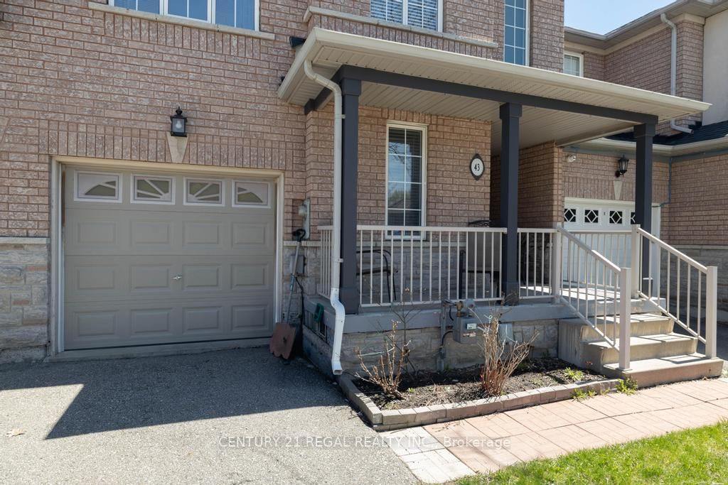 43 Waterton Crescent, Richmond Hill, ON L4B 4L2 photo 2