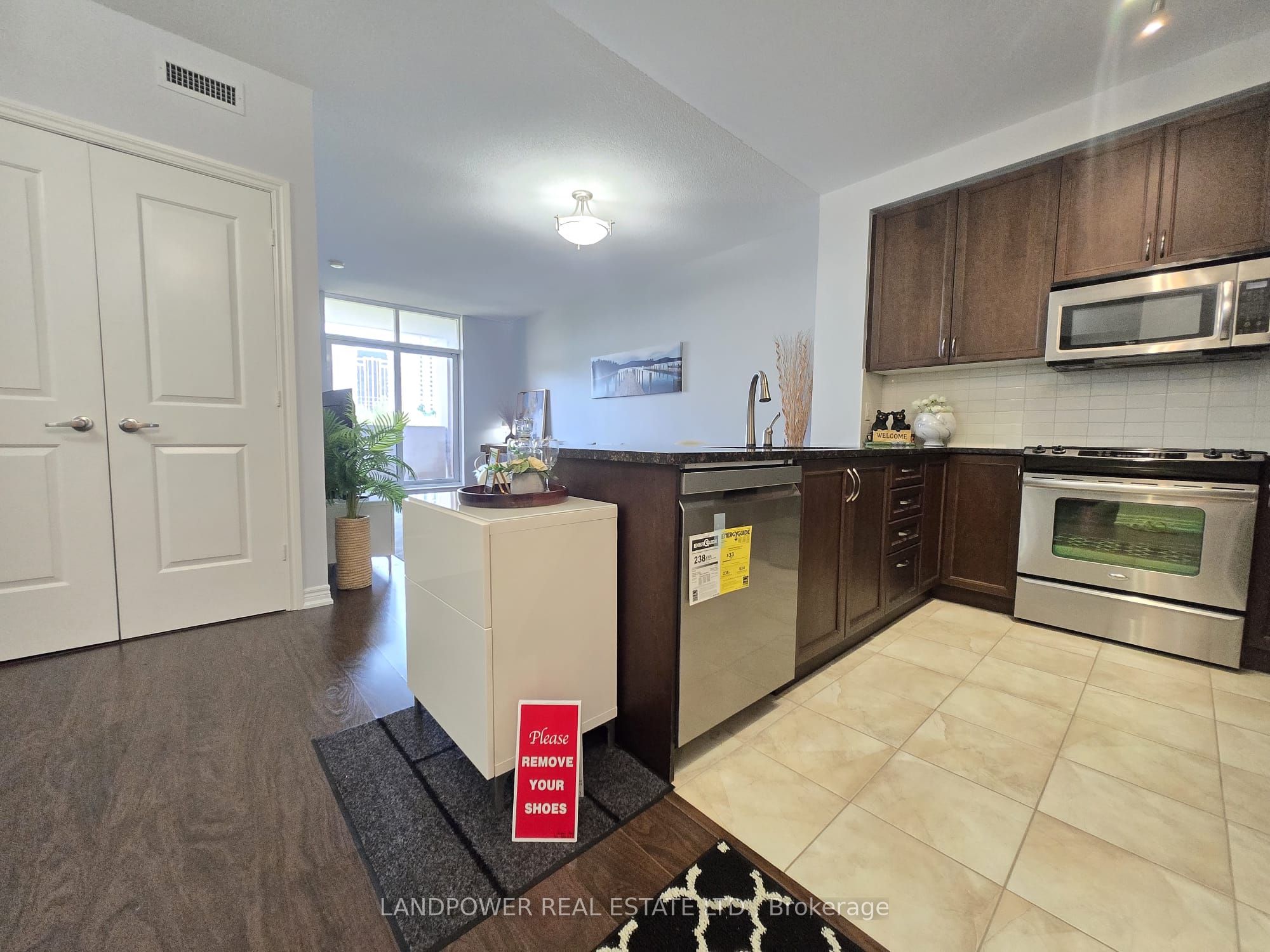 9245 Jane Street 208, Vaughan, ON L6A 0J9 photo 4