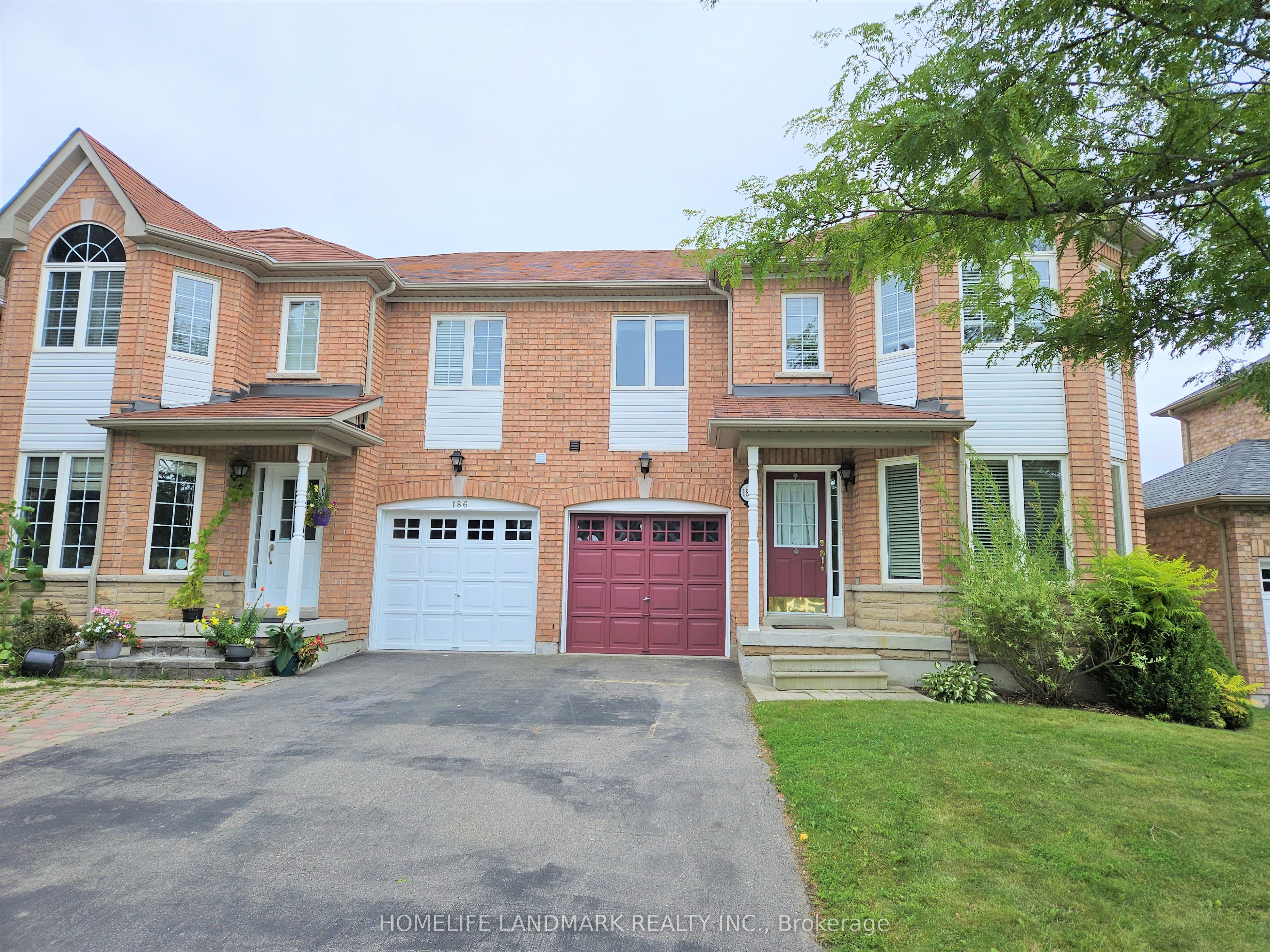 188 Wainscot Avenue, Newmarket, ON L3X 2X4