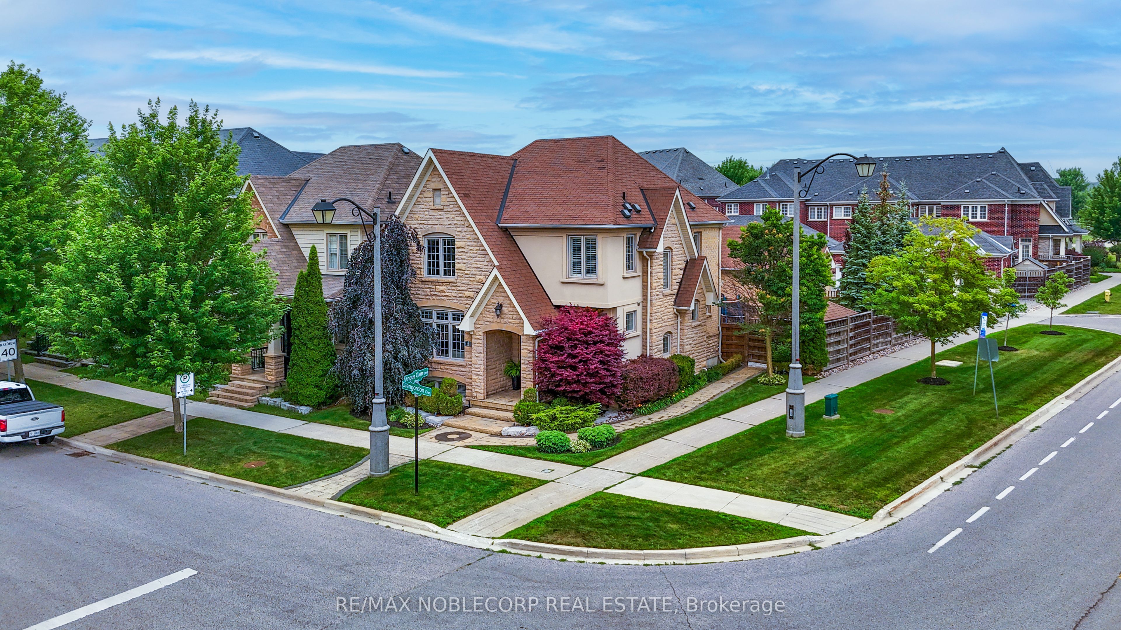 2 Glengordon Crescent, Markham, ON L6C 0K1 photo 2