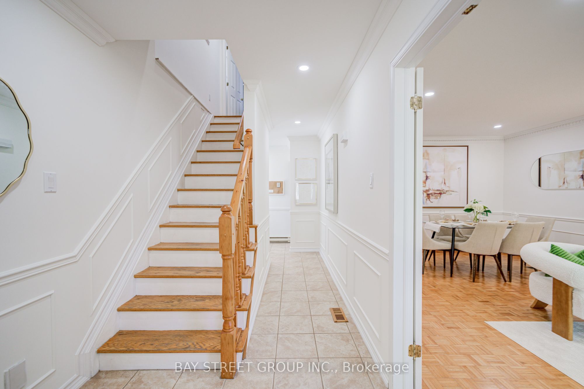 214 William Roe Boulevard, Newmarket, ON L3Y 1B5 photo 2