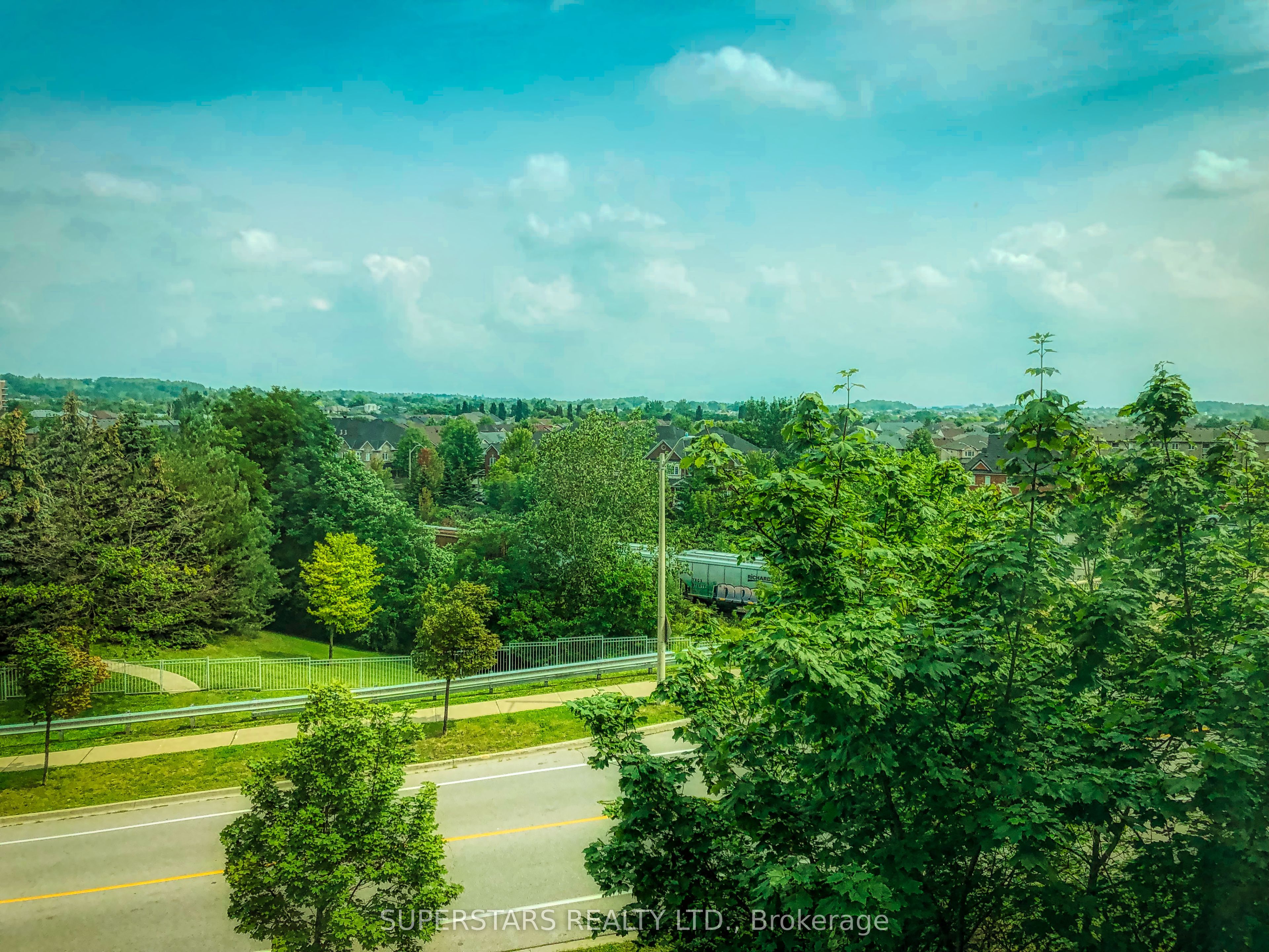 51 Baffin Court 502, Richmond Hill, ON L4B 4P6 photo 4