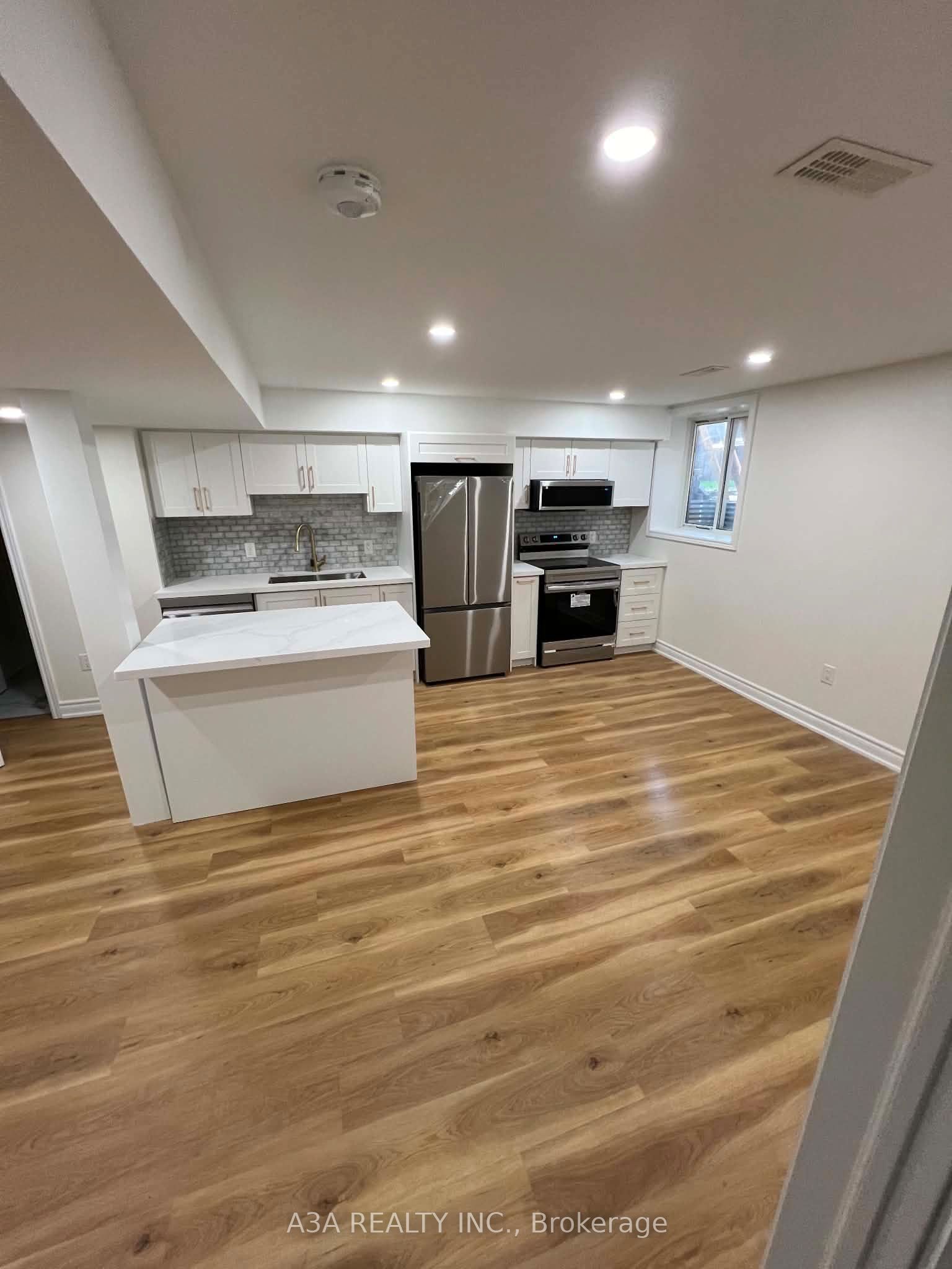 40 Bamburg Street Basement, Georgina, ON L0E 1R0