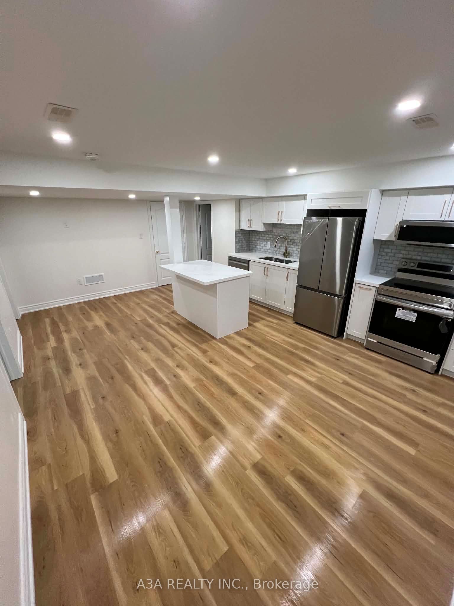 40 Bamburg Street Basement, Georgina, ON L0E 1R0 photo 2