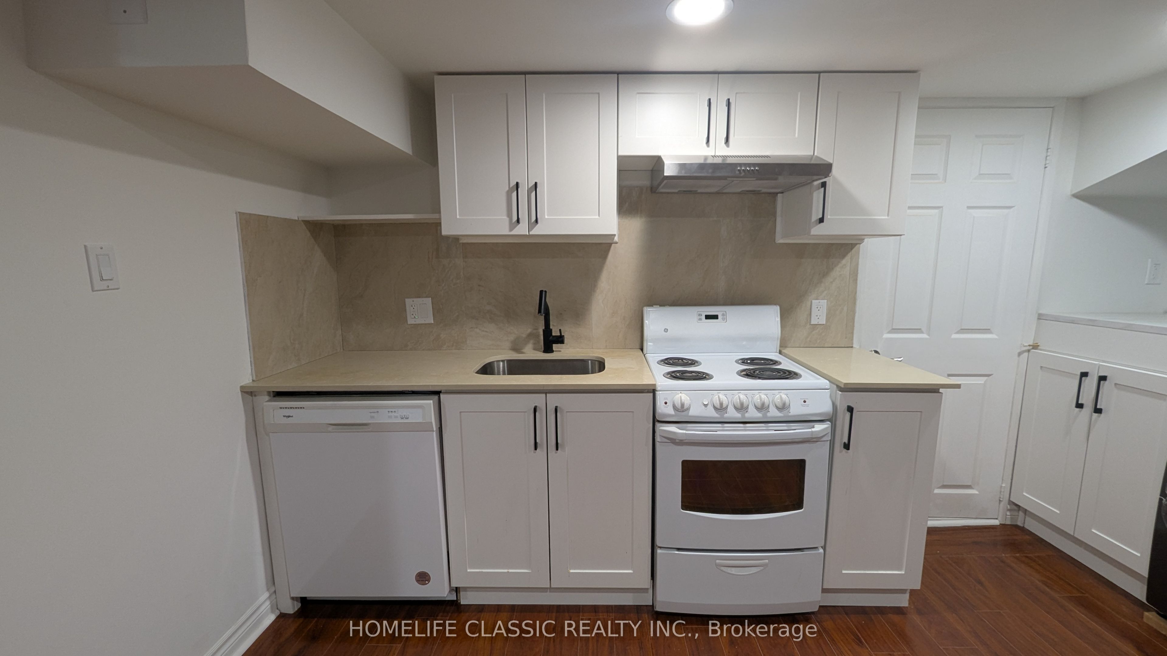 230 Alsace Road, Richmond Hill, ON L4C 2W8 photo 3