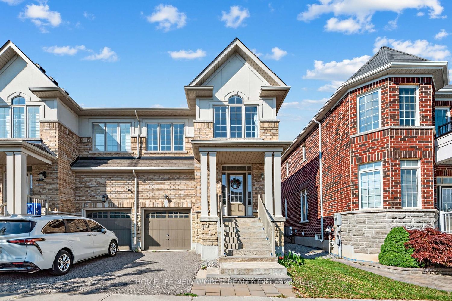 26 Living Crescent, Markham, ON L6C 0T9