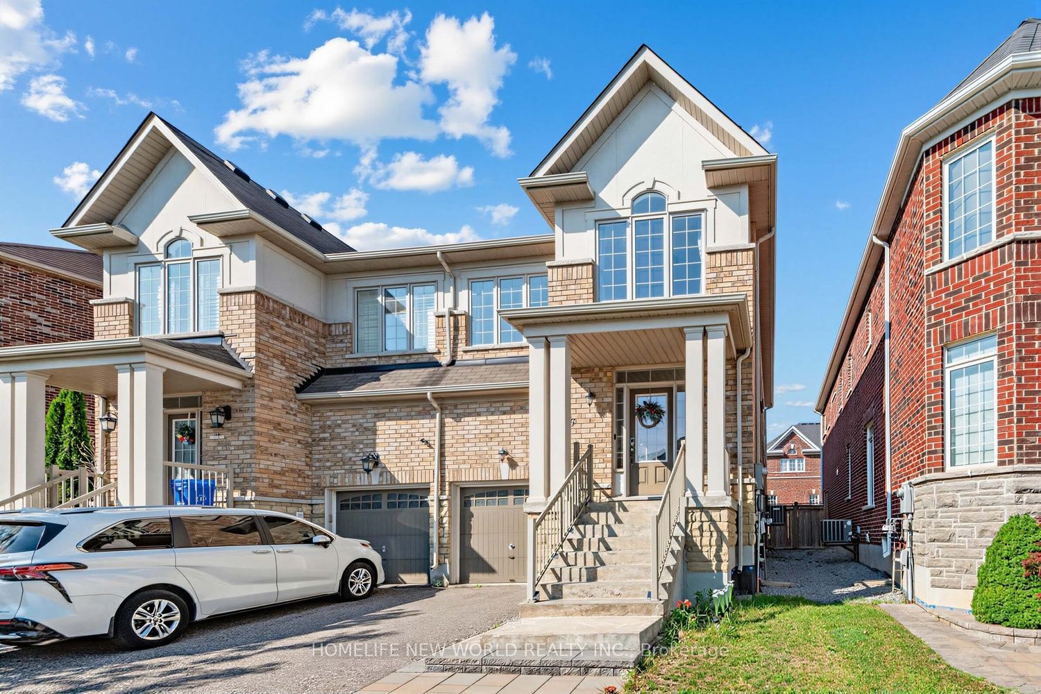 26 Living Crescent, Markham, ON L6C 0T9 photo 2